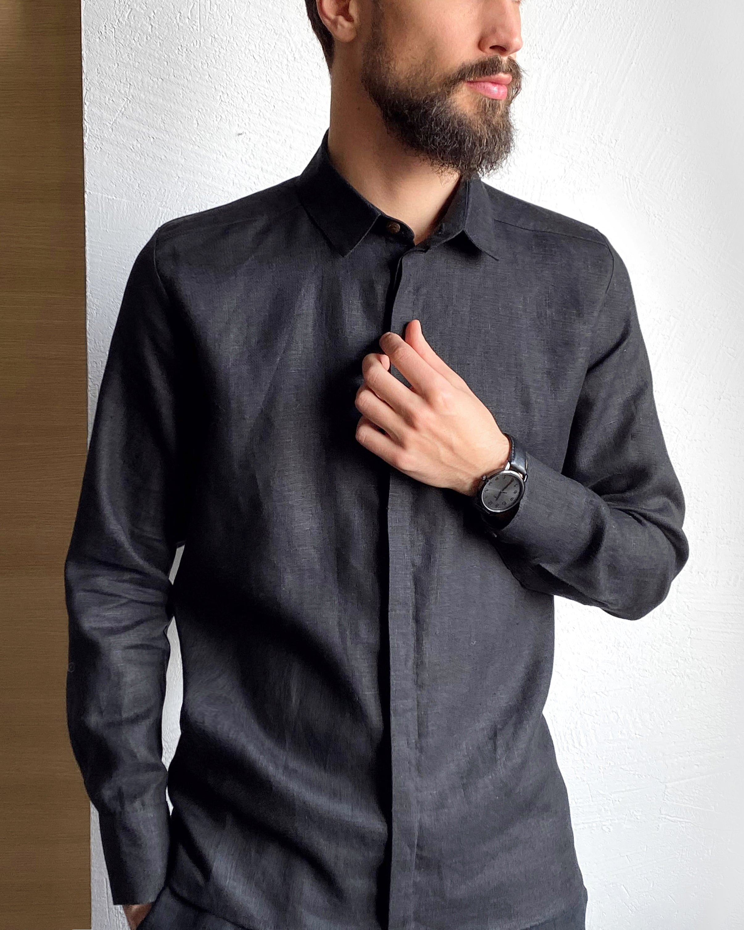 Men’s Classic Collar Linen Shirt GARNET in Black