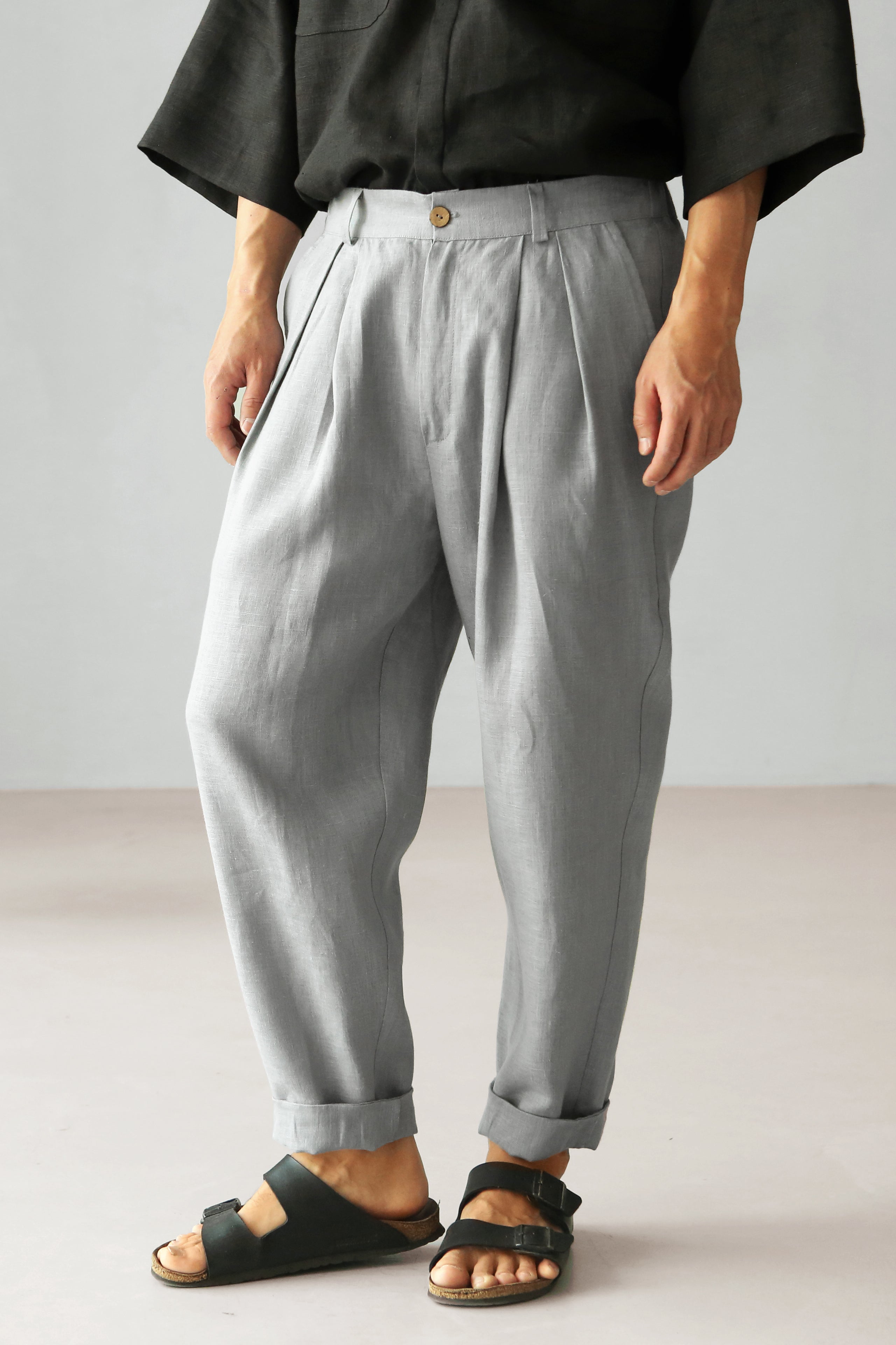 Loose Pleated Pants CEDAR in Light grey