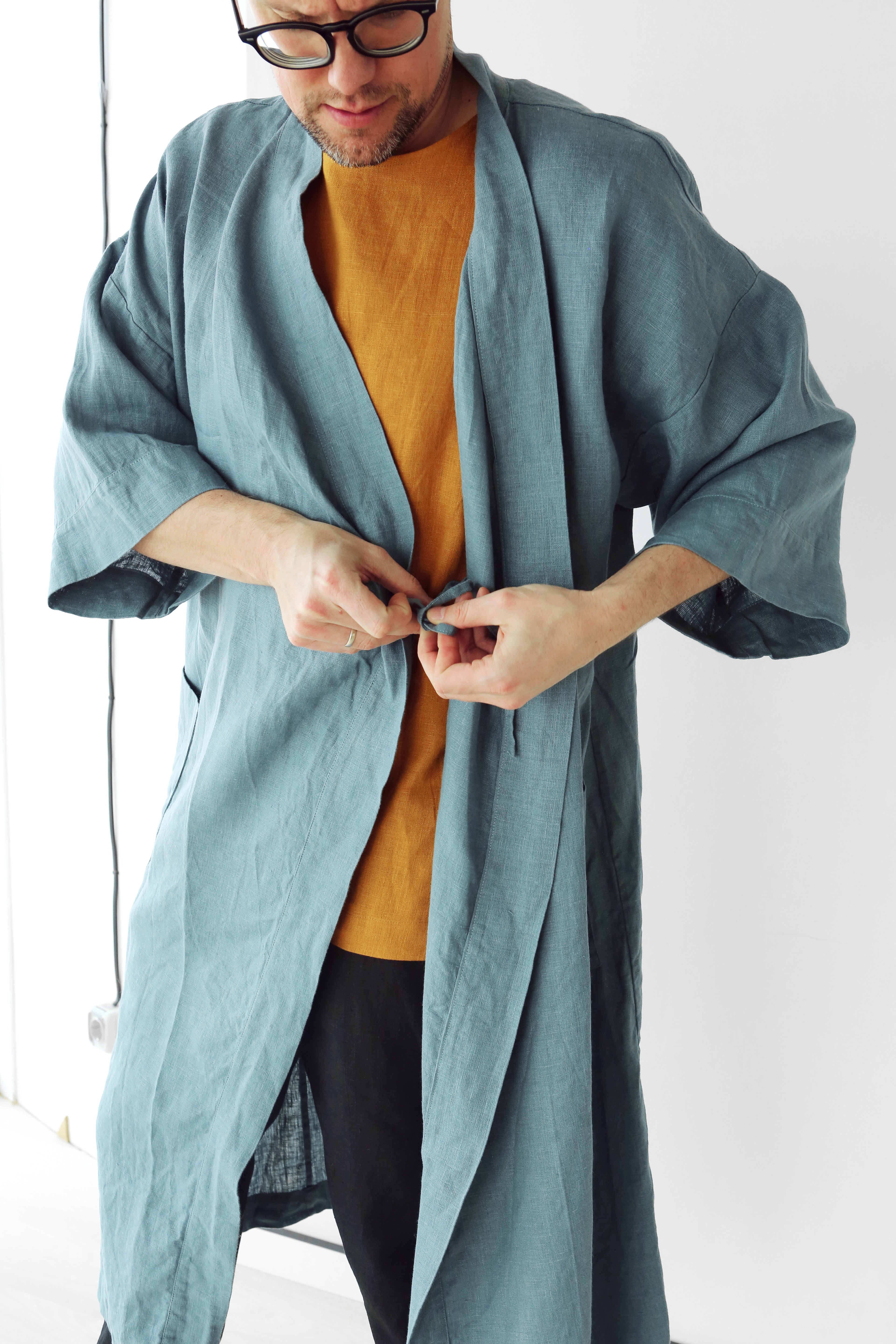 Men’s linen kimono HINOKI in Blue grey
