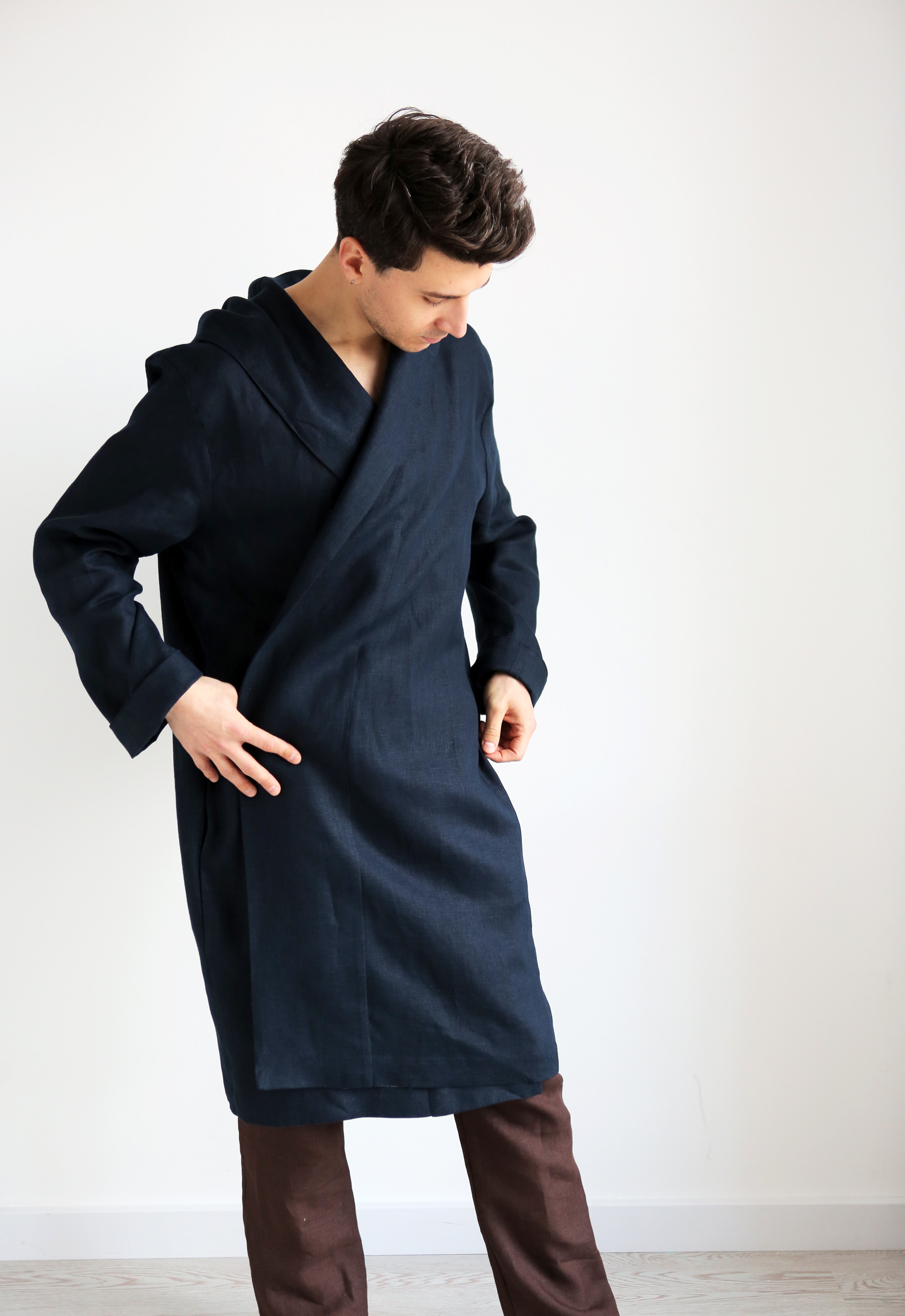 Men’s linen robe with a hood EVERGREEN in Dark blue