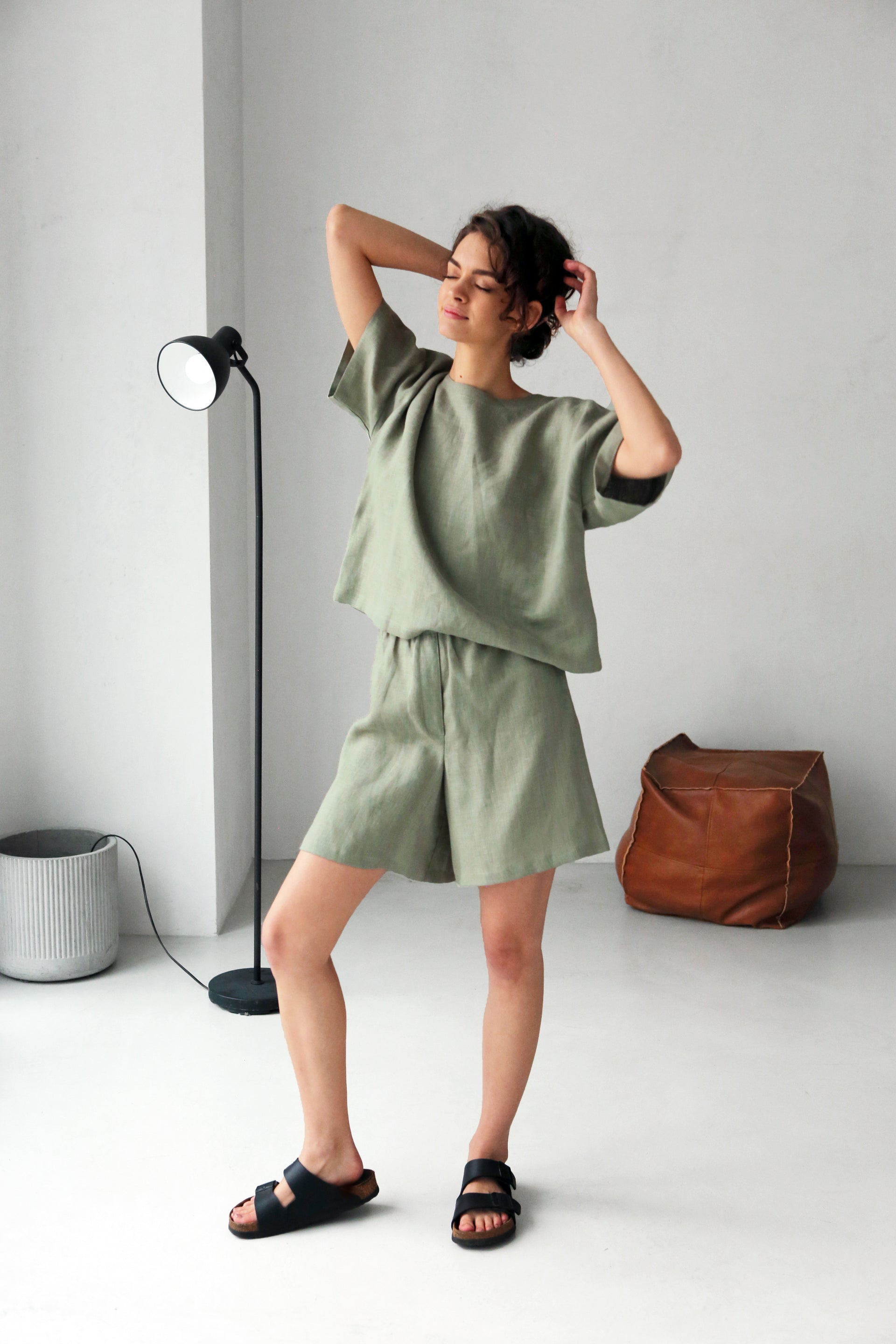 Women’s Linen Shorts VIOLA in Olive
