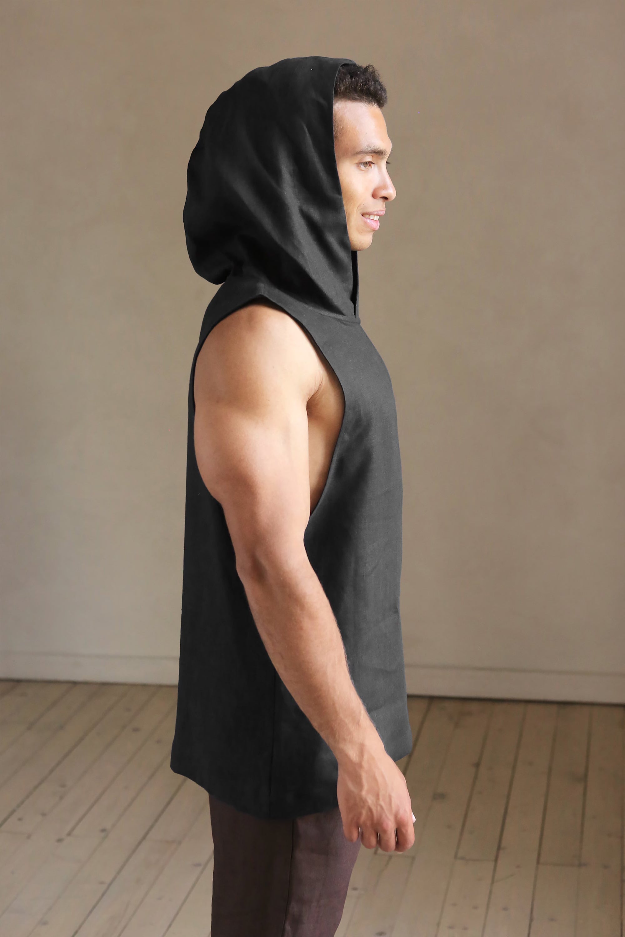 Men’s Sleeveless T-Shirt BAMBOO with hood in Black