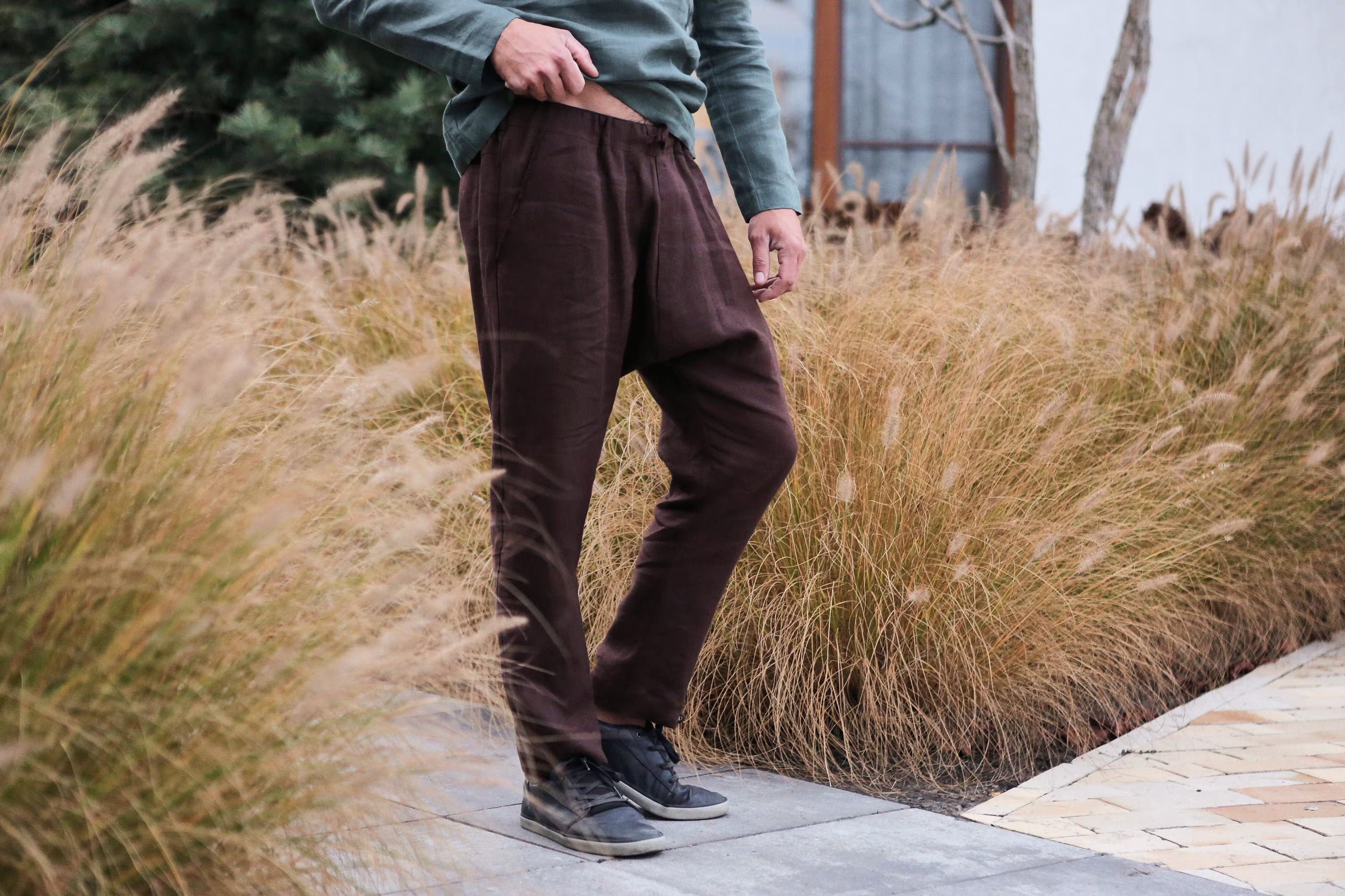 Men’s baggy linen pants HAWTHORN in Brown