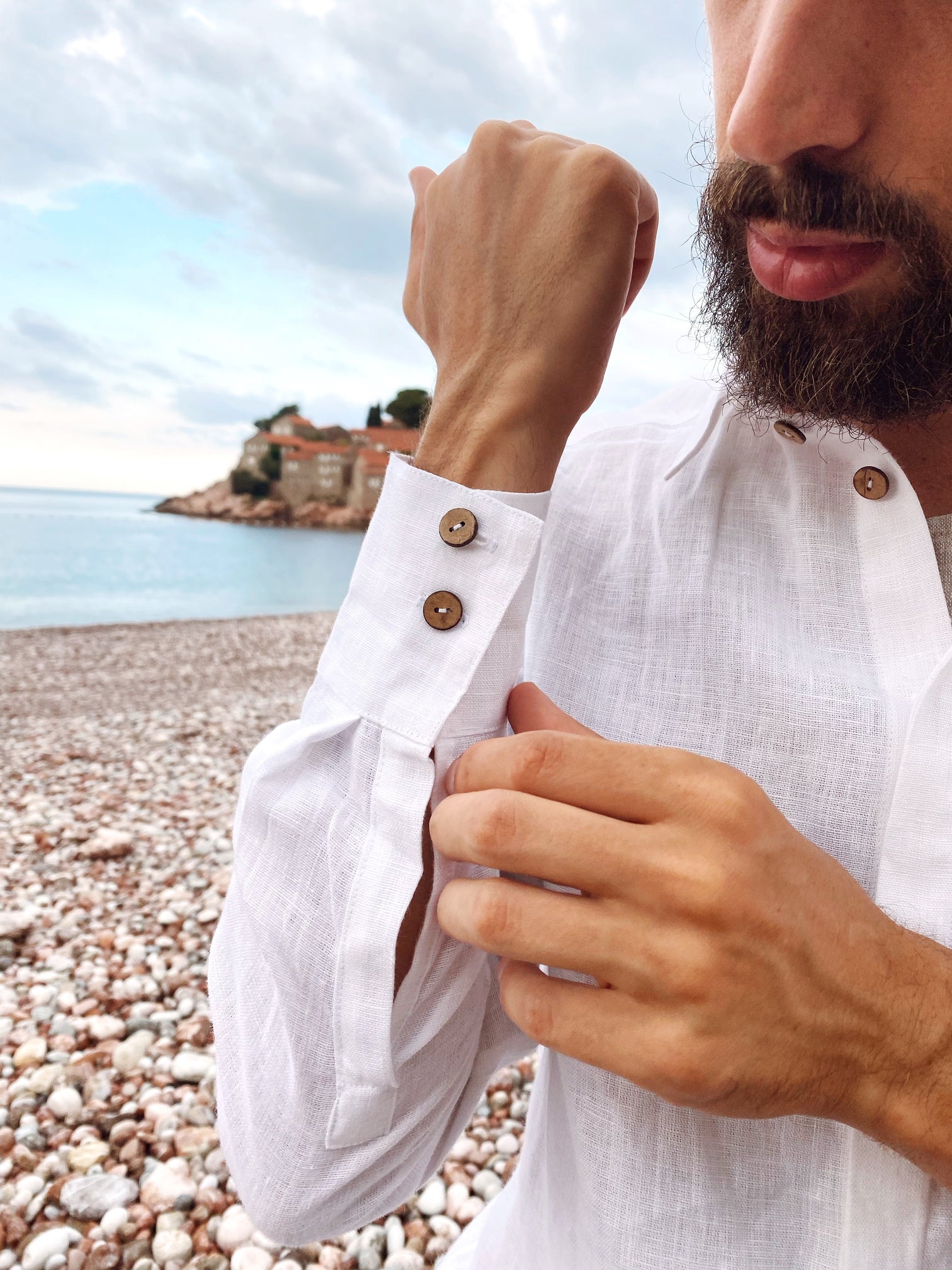 Men’s Classic Collar Linen Shirt GARNET in White