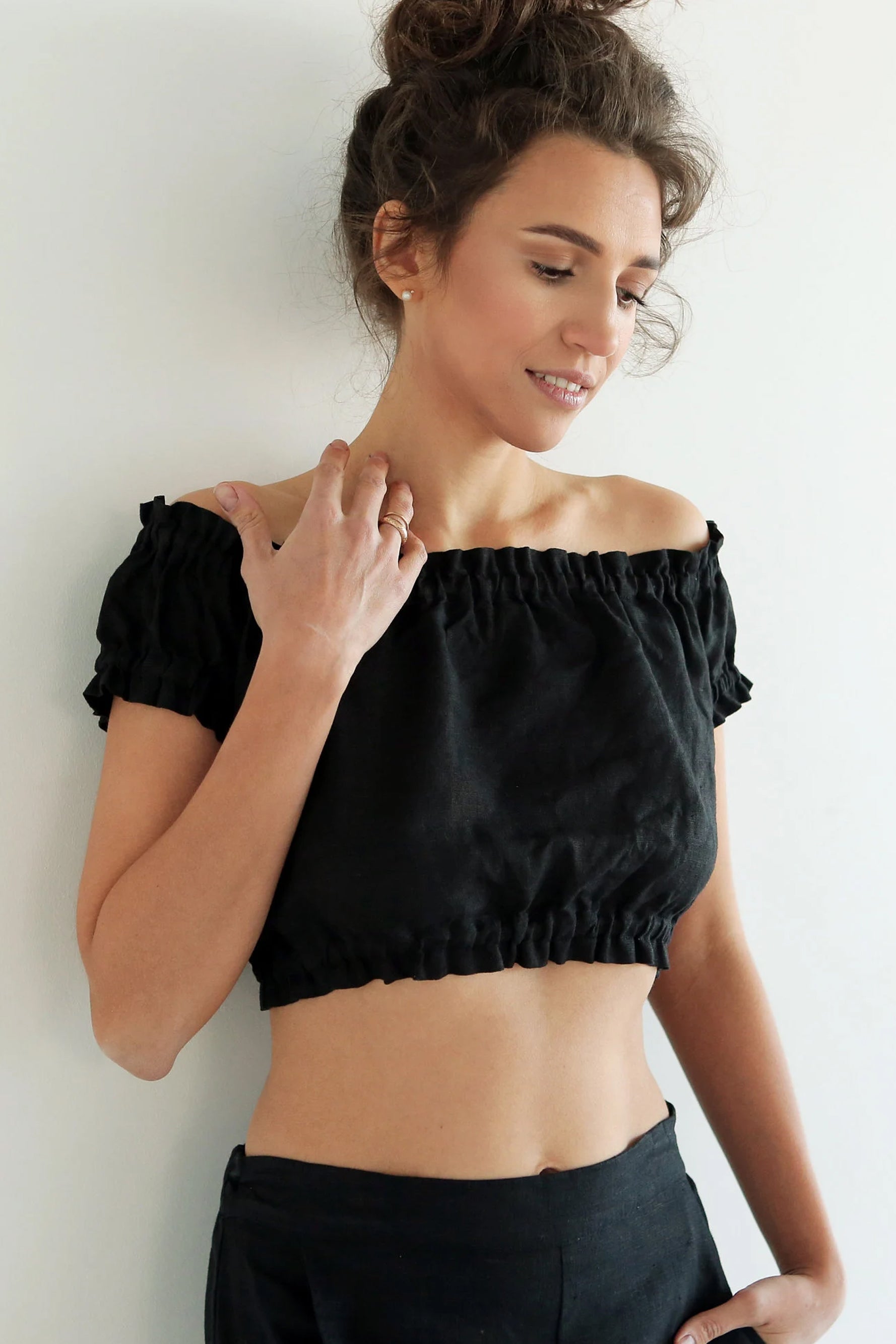 Off the shoulders linen top, crop top Black