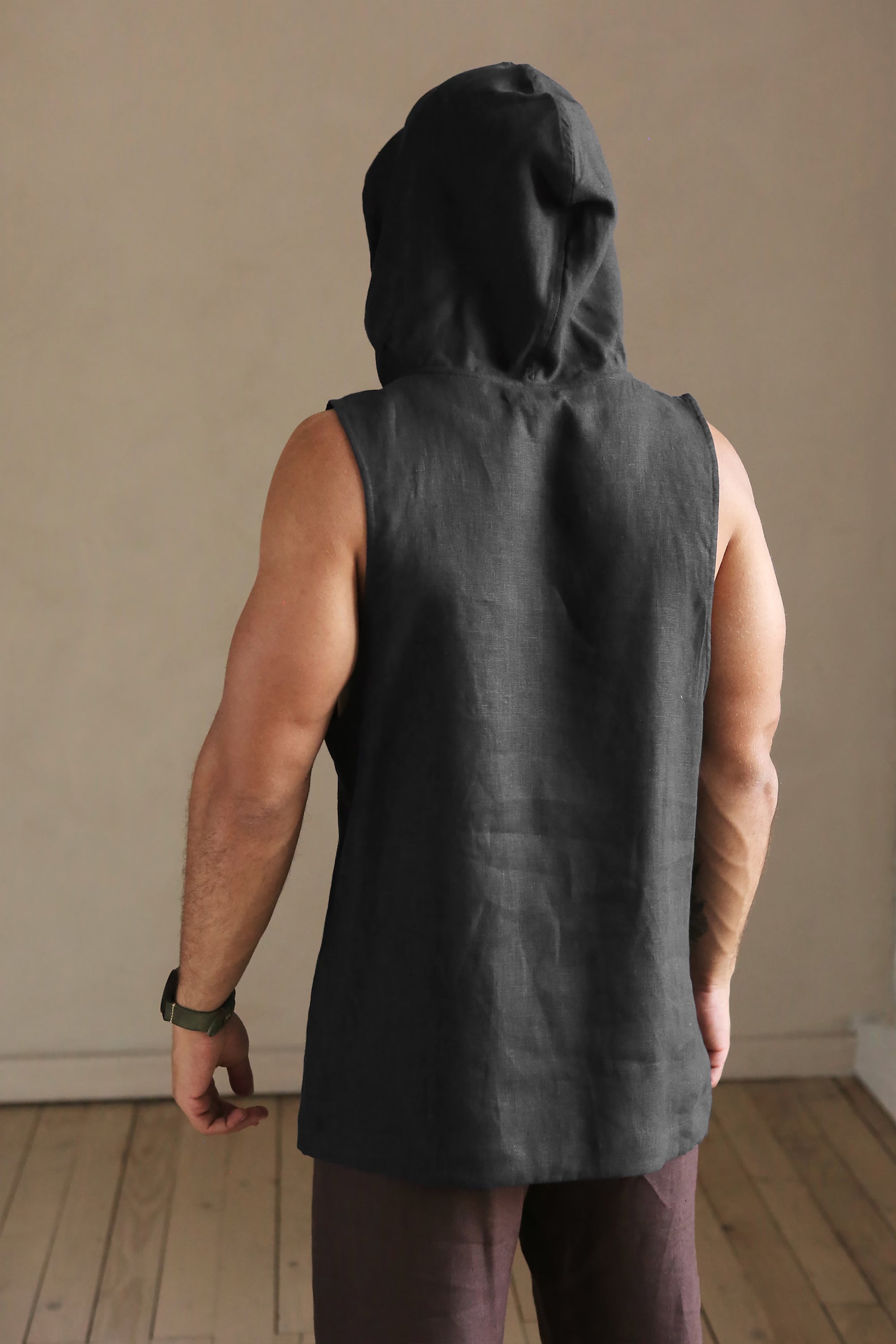 Men’s Sleeveless T-Shirt BAMBOO with hood in Black