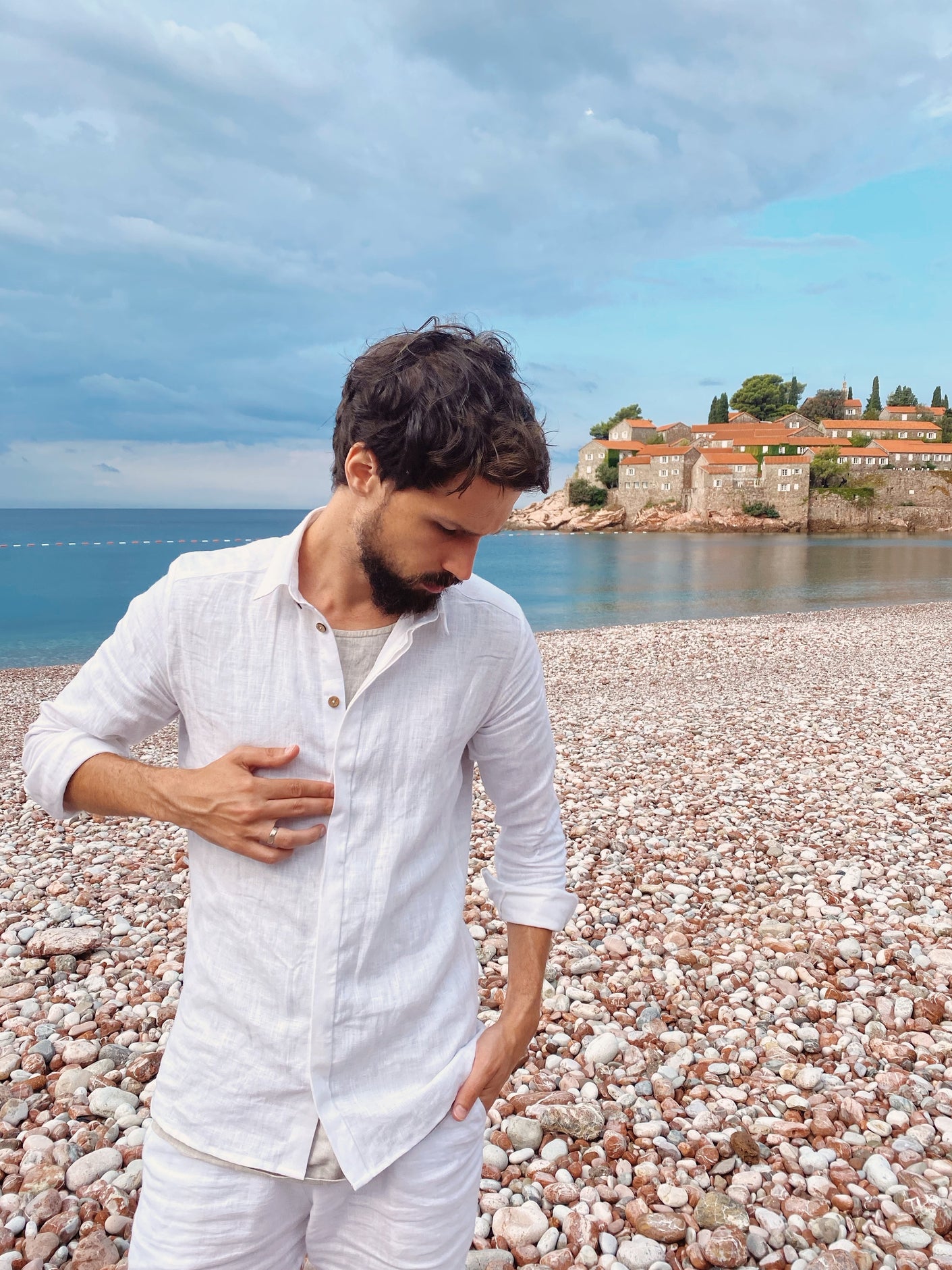 Men’s Classic Collar Linen Shirt GARNET in White