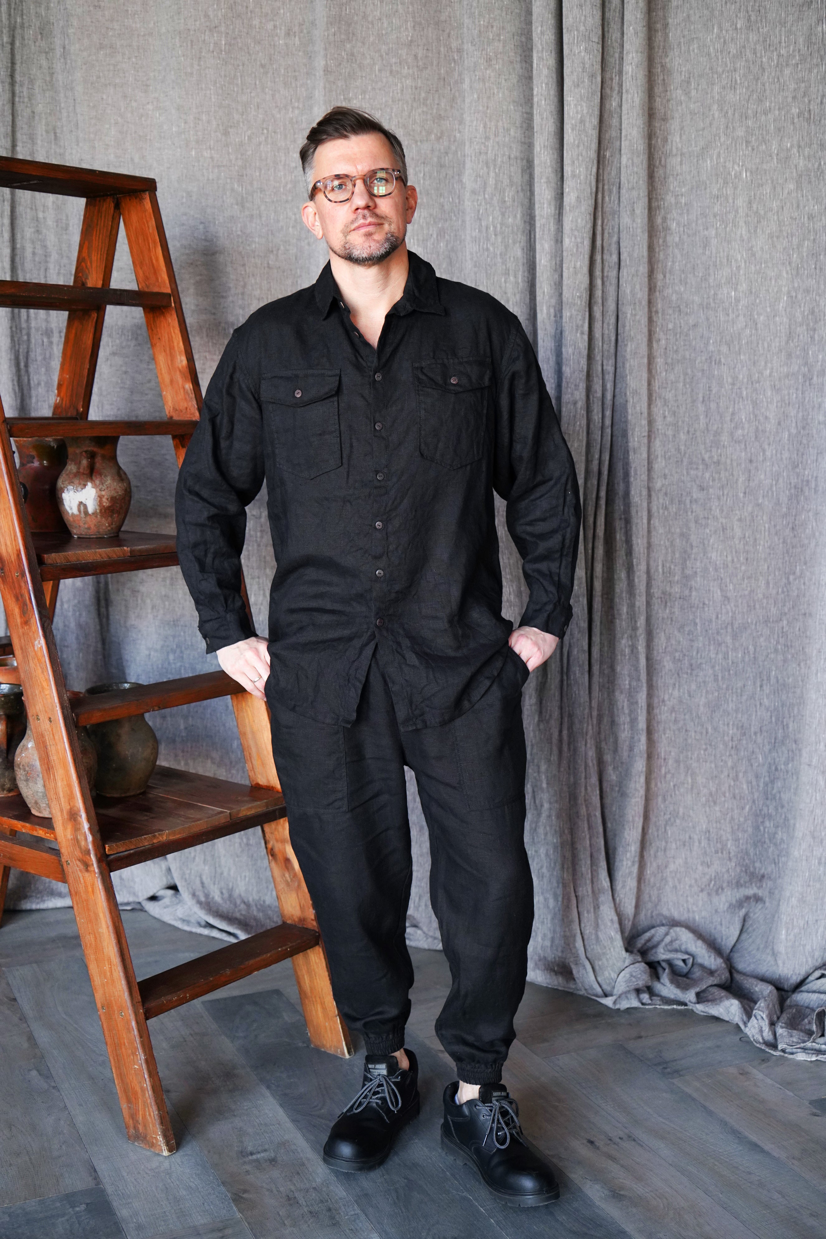 Mens relaxed linen shirt SANDWOOD in Black