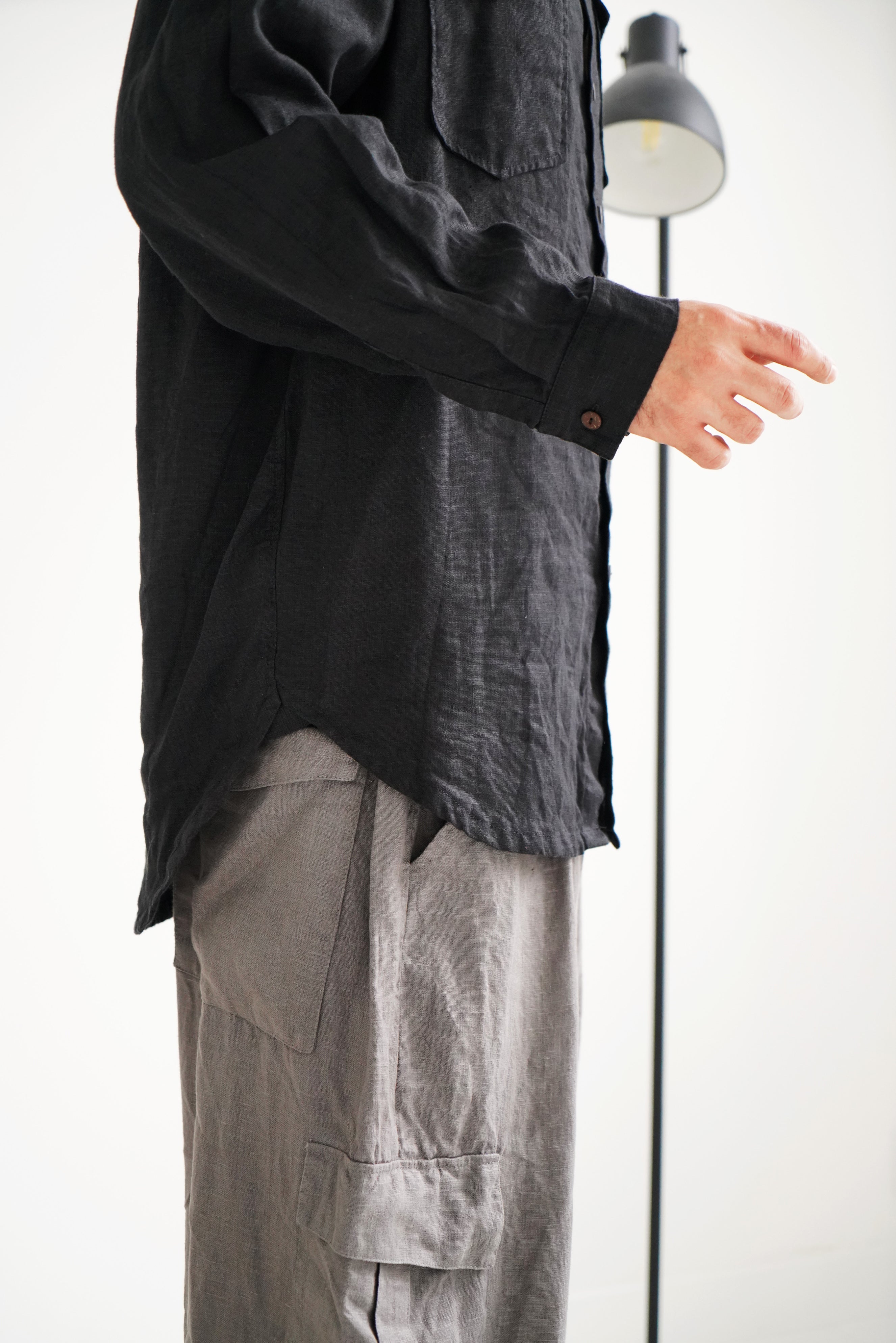 Mens relaxed linen shirt SANDWOOD in Black
