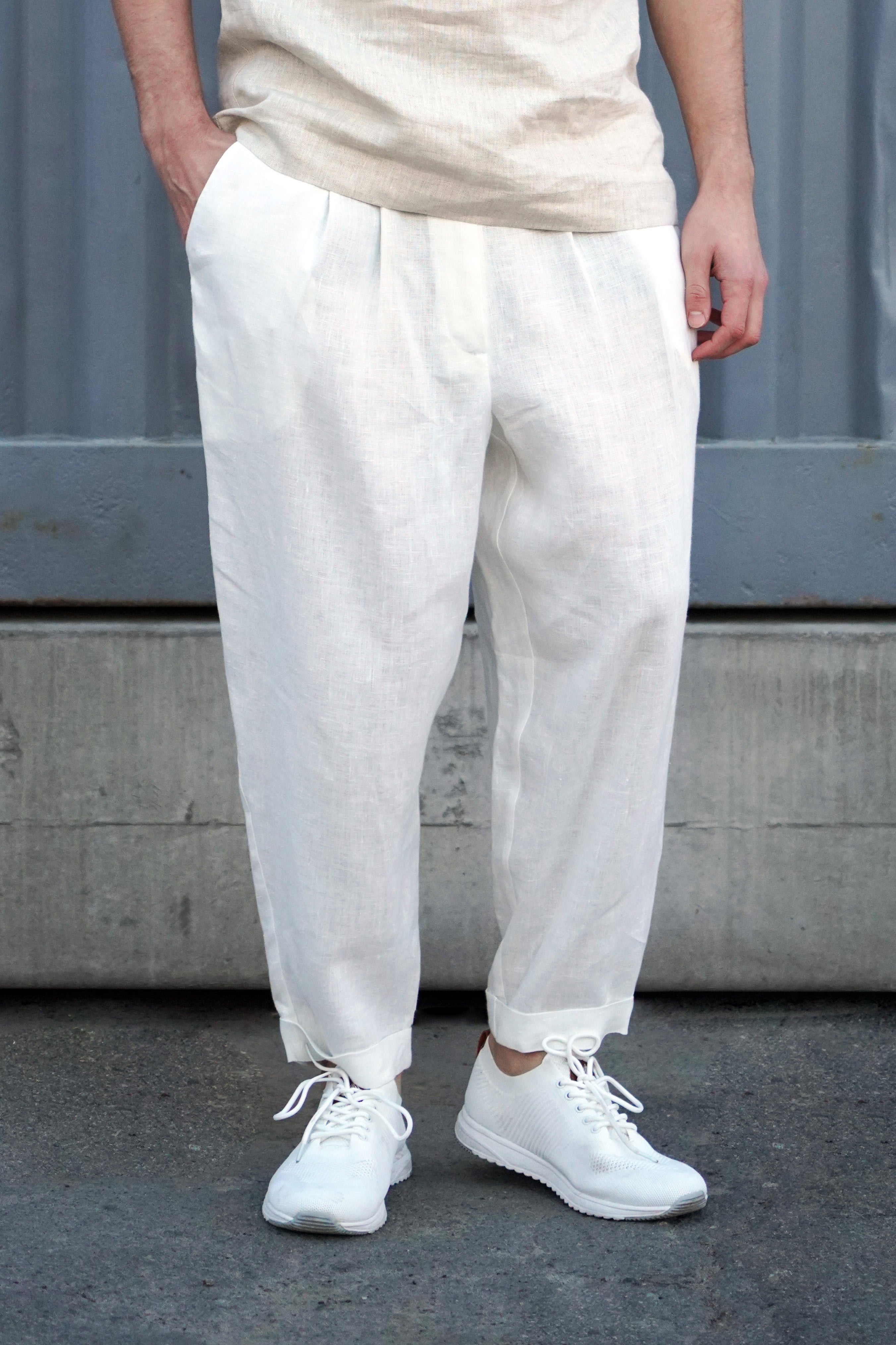 Men's joggers with pleats CEDAR in White
