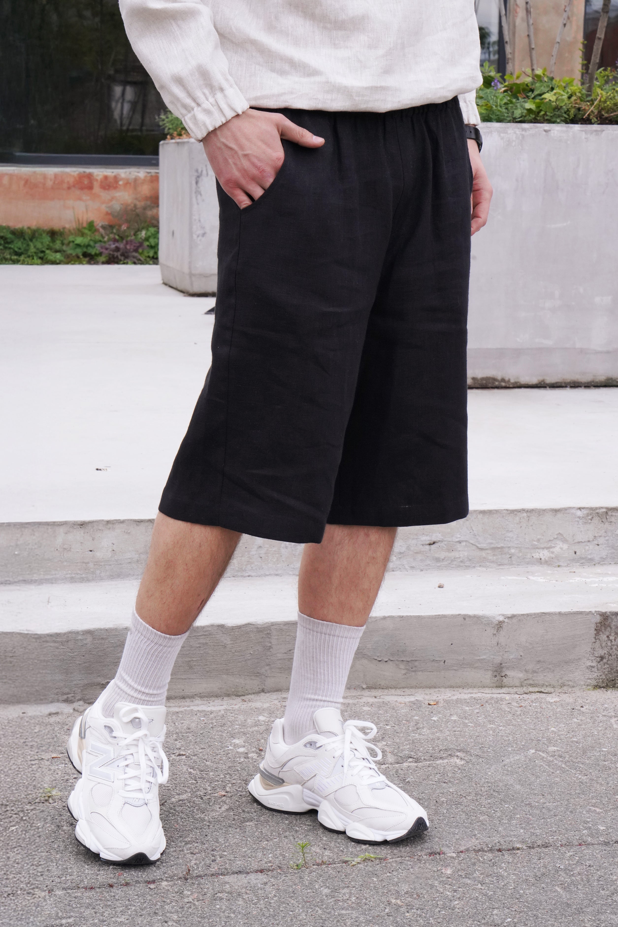 Mens Loose-fit Linen Shorts ARUM in Black