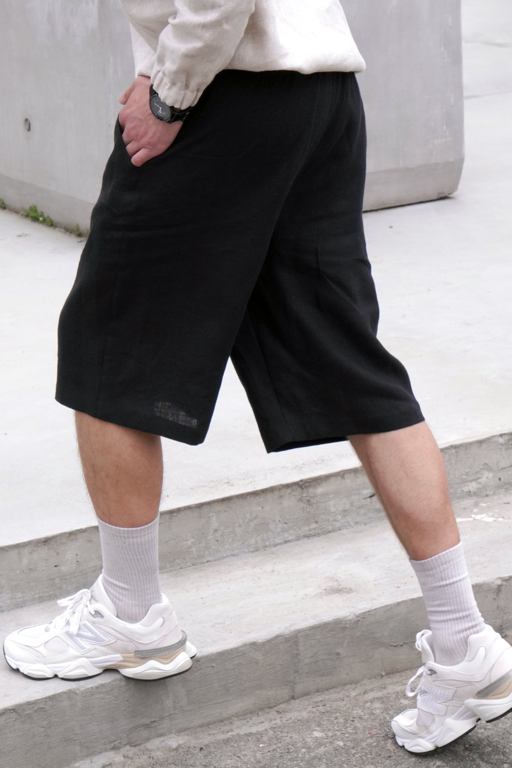 Mens Loose-fit Linen Shorts ARUM in Black