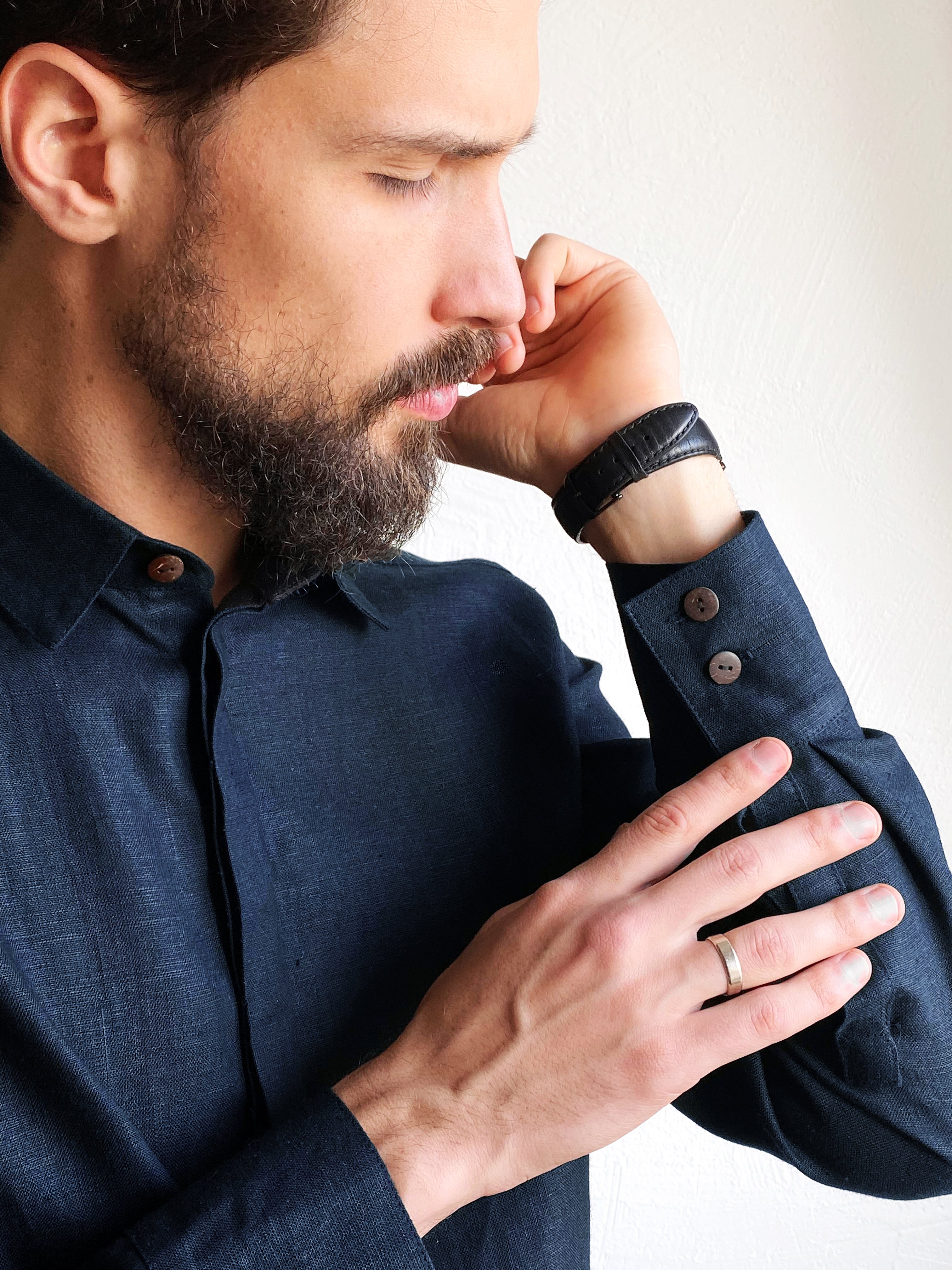 Men’s Classic Collar Linen Shirt GARNET in Dark blue