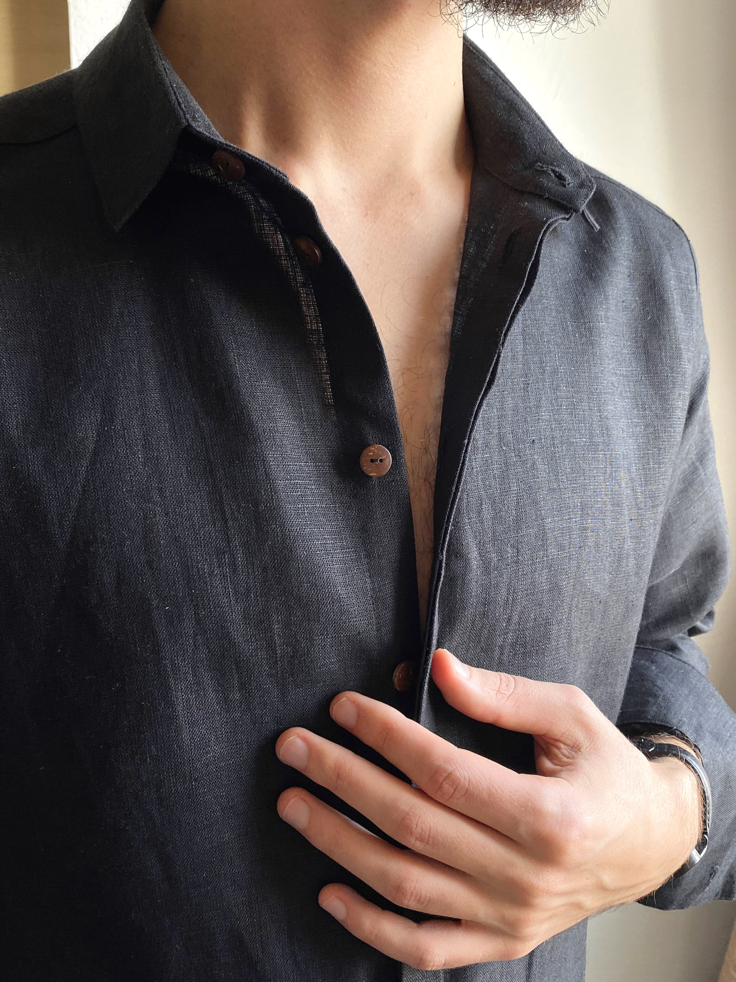 Men’s Classic Collar Linen Shirt GARNET in Black