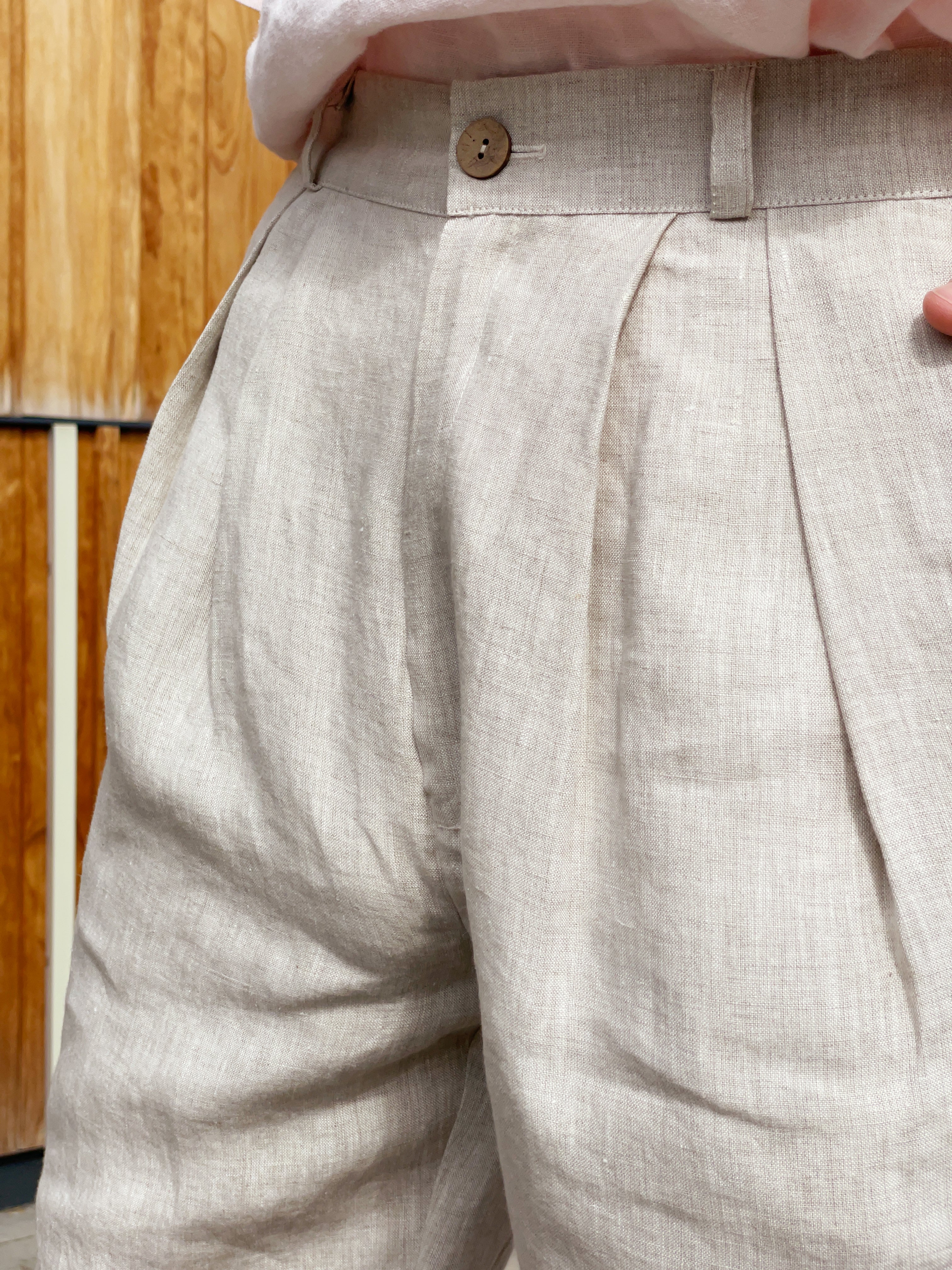 Men’s linen shorts with pleats CEDAR in Beige