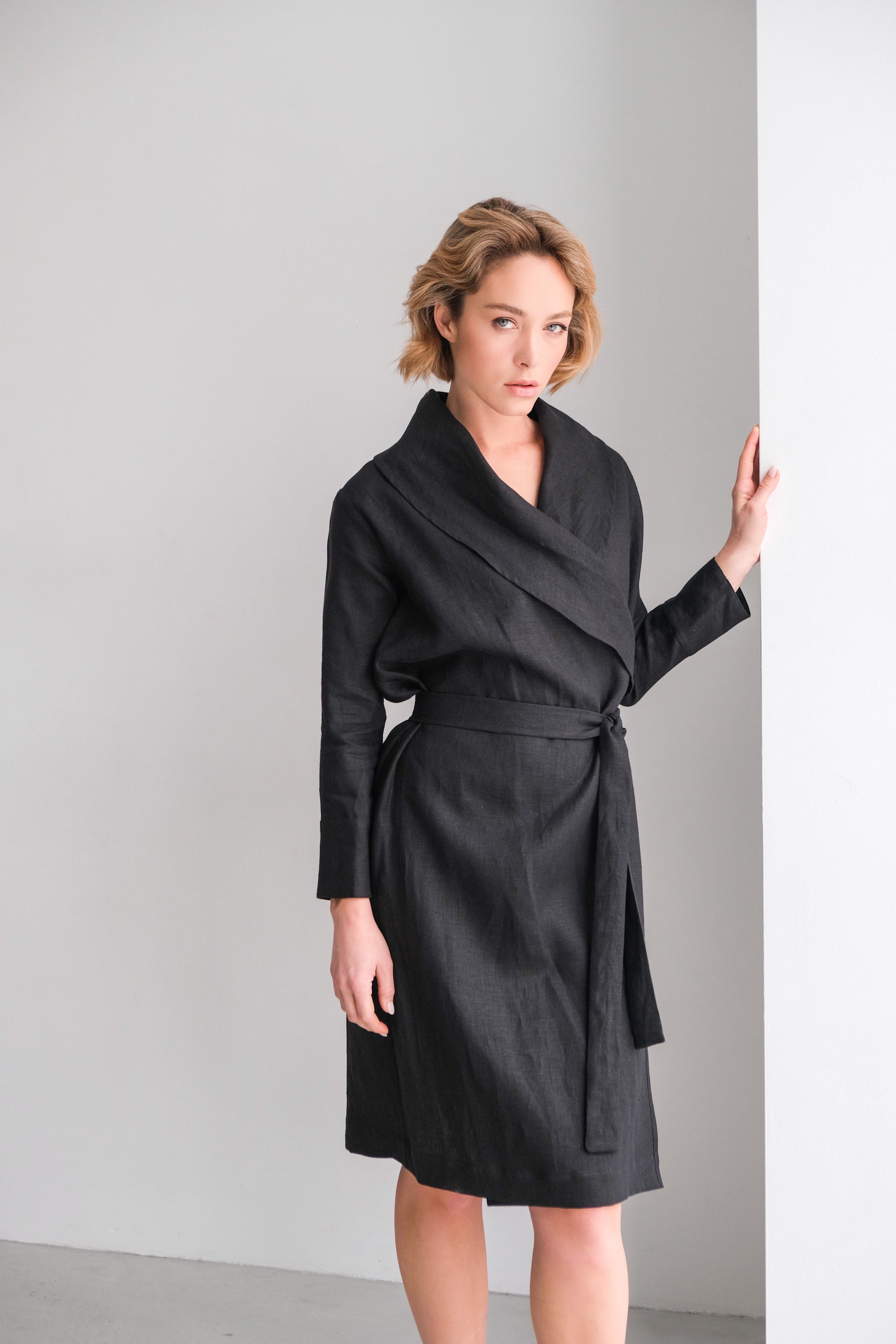 Women’s Linen Bathrobe Calla in Black