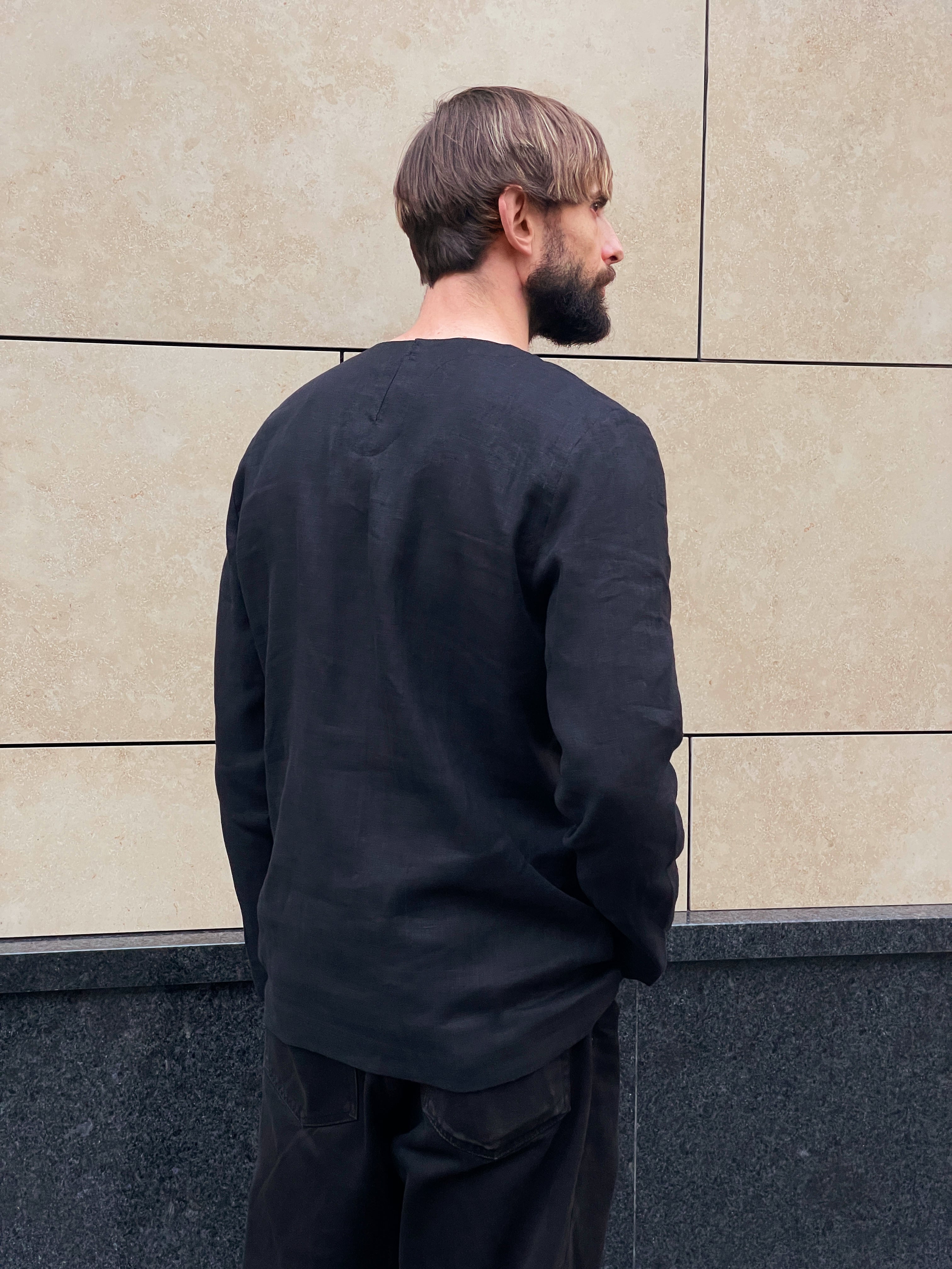 Long Sleeve Linen T-Shirt – Narrow Neck EBONY in Black