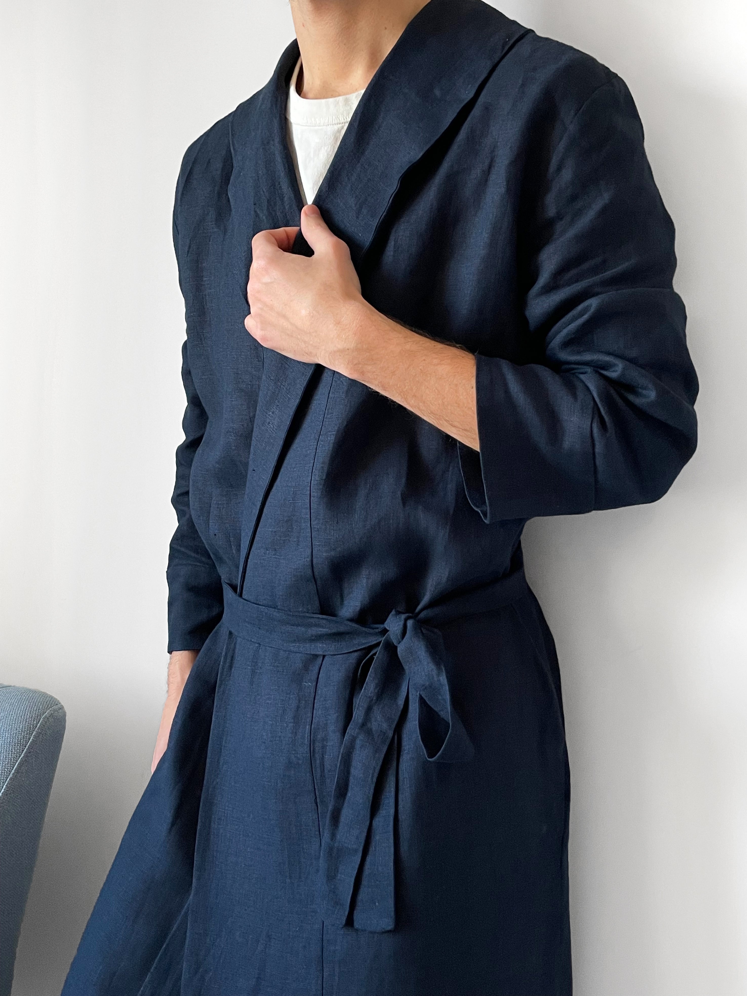 Men’s linen robe JUNIPER LONG in Dark blue