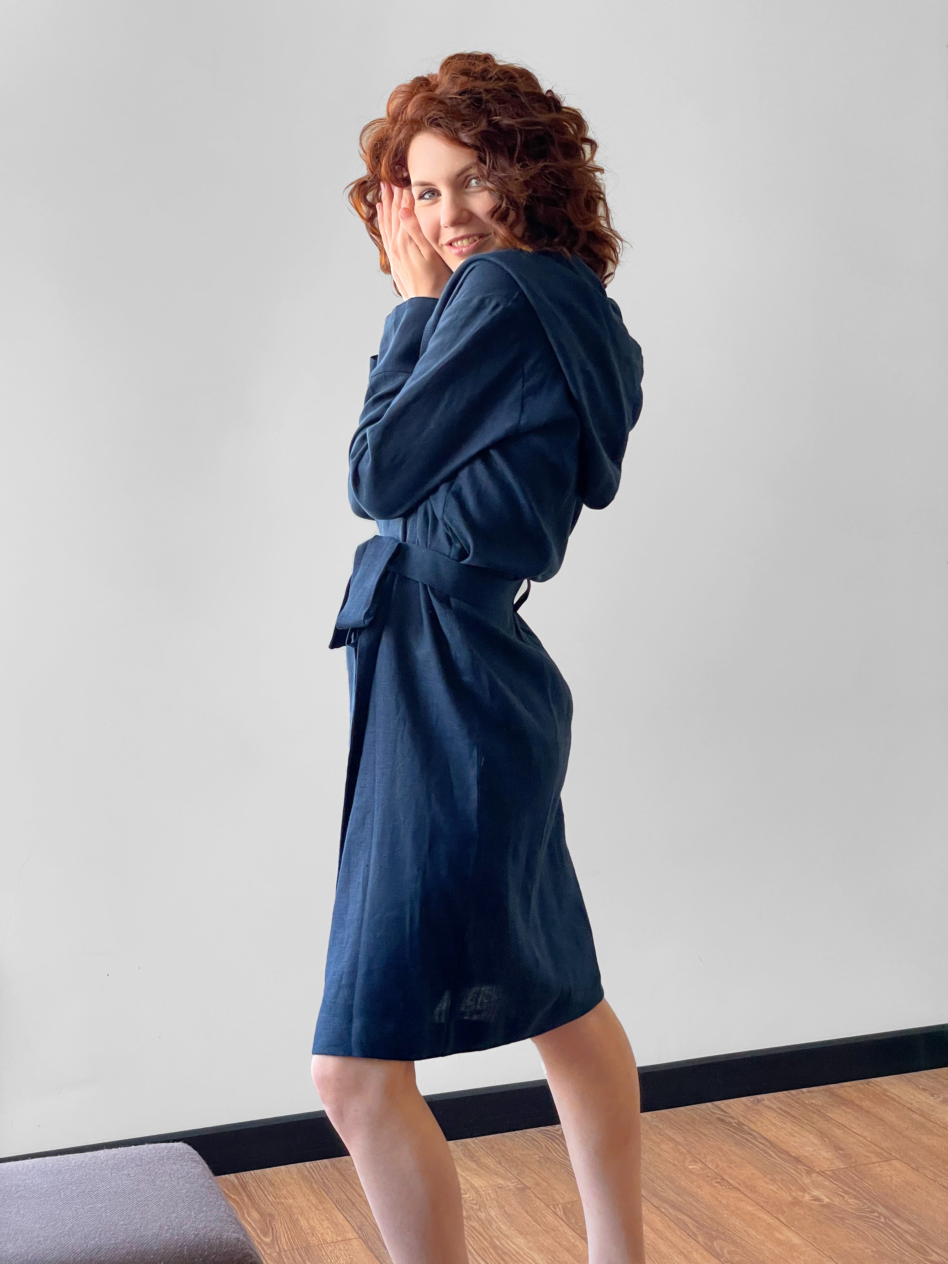 Linen bathrobe with a hood Navy blue