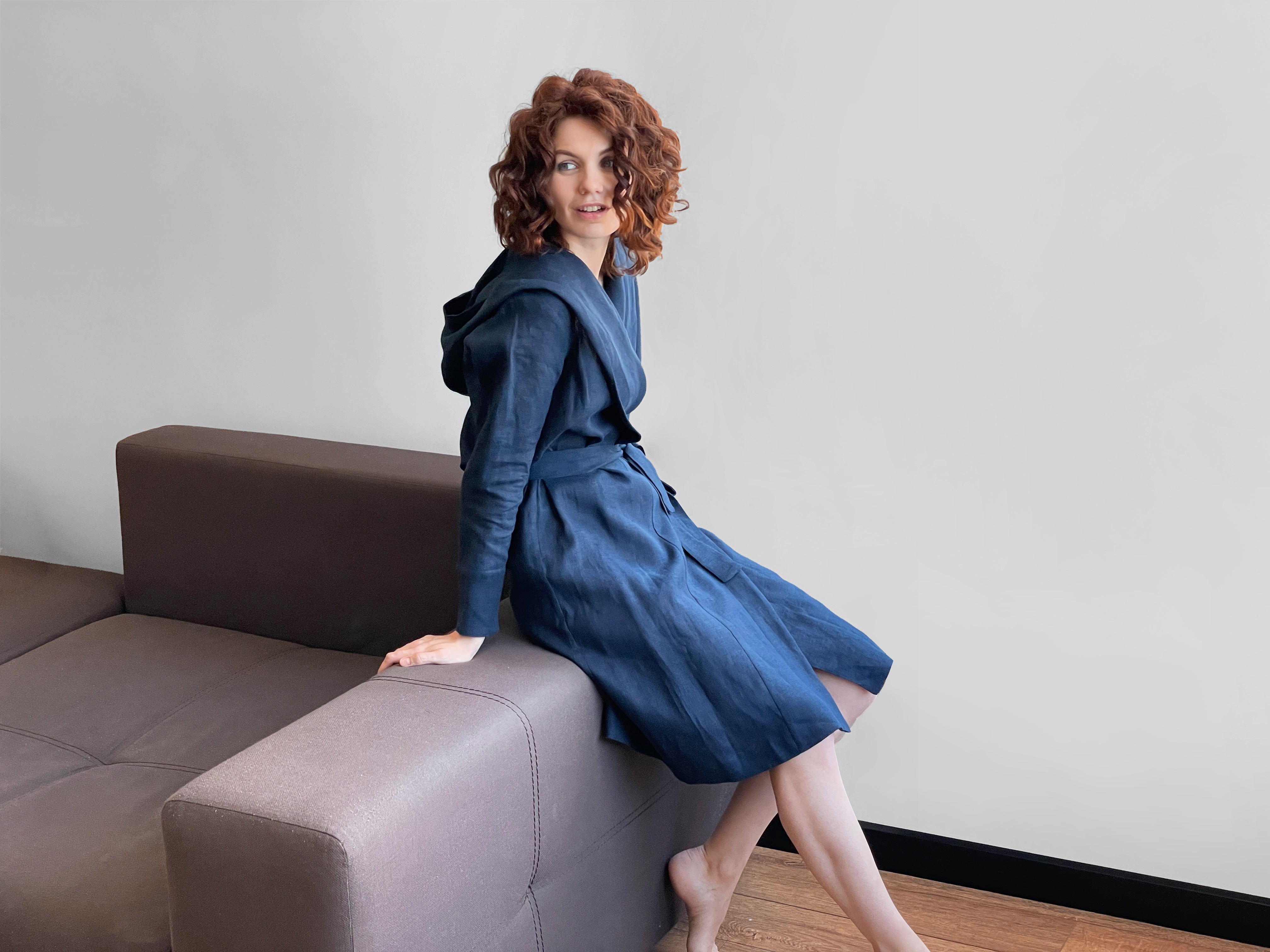 Linen bathrobe with a hood Navy blue