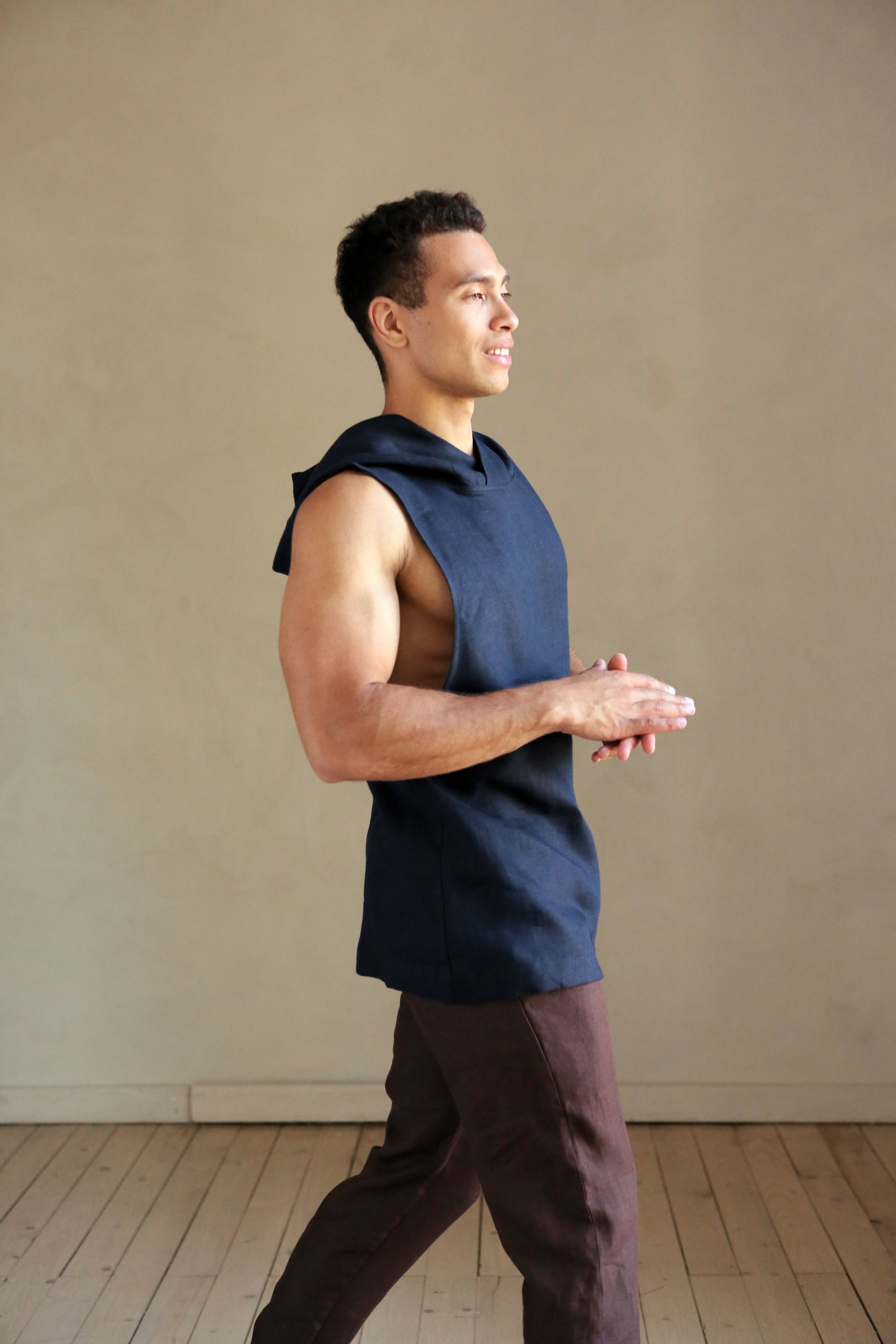 Men’s Sleeveless T-Shirt BAMBOO with hood in Dark blue