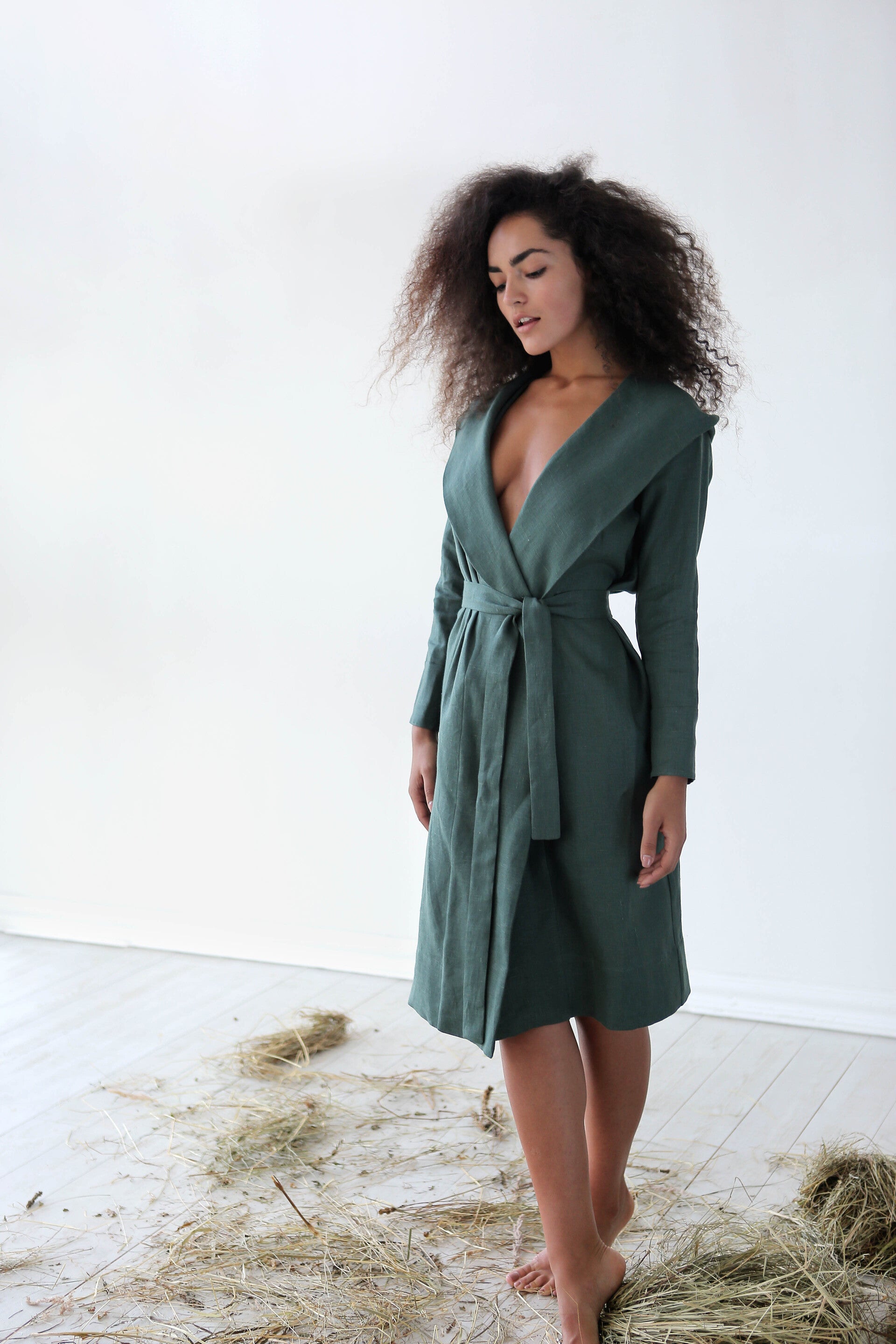 Linen Bathrobe CALLA with a hood in Green