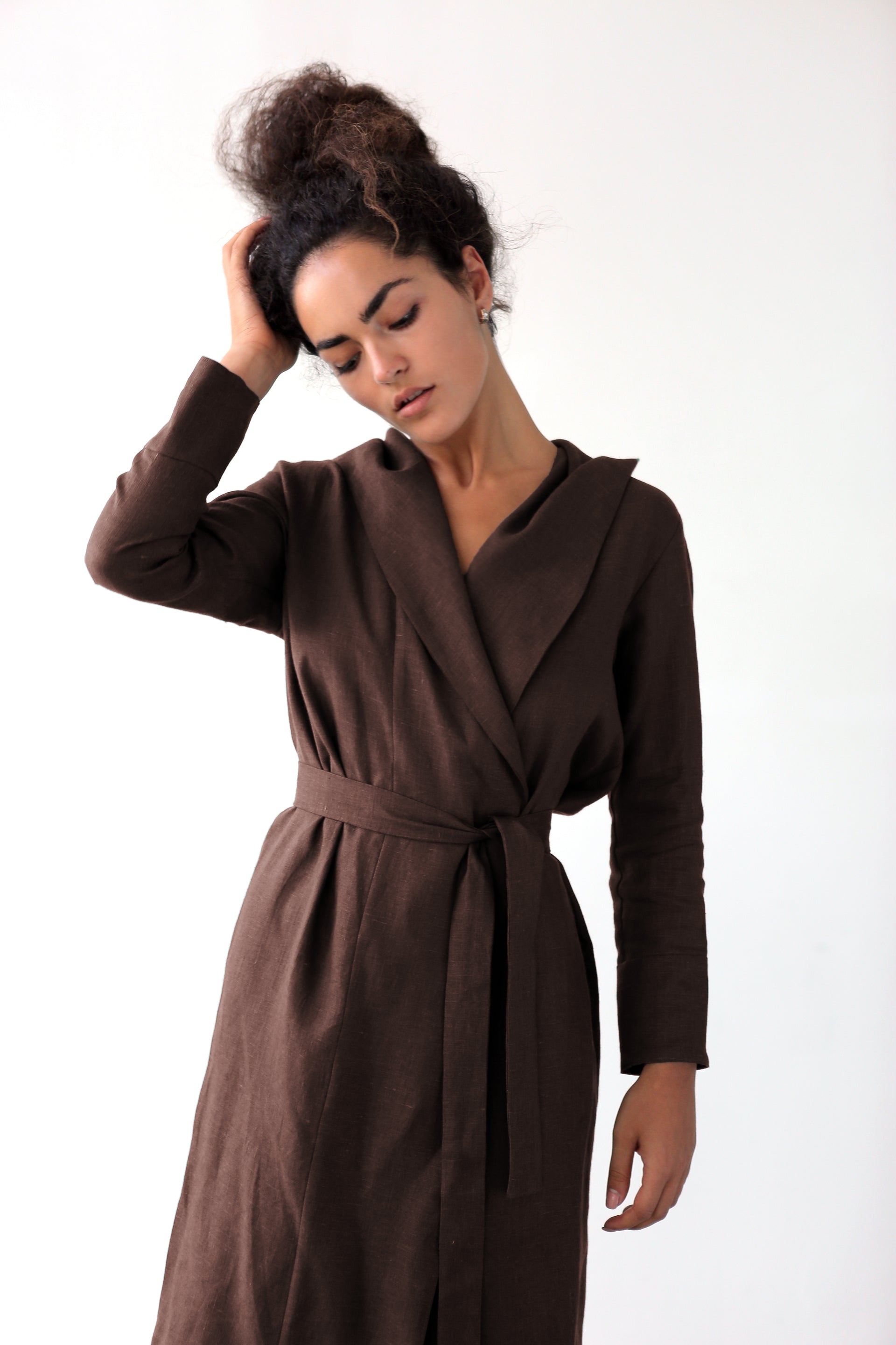 Linen Bathrobe CALLA with a hood in Brown