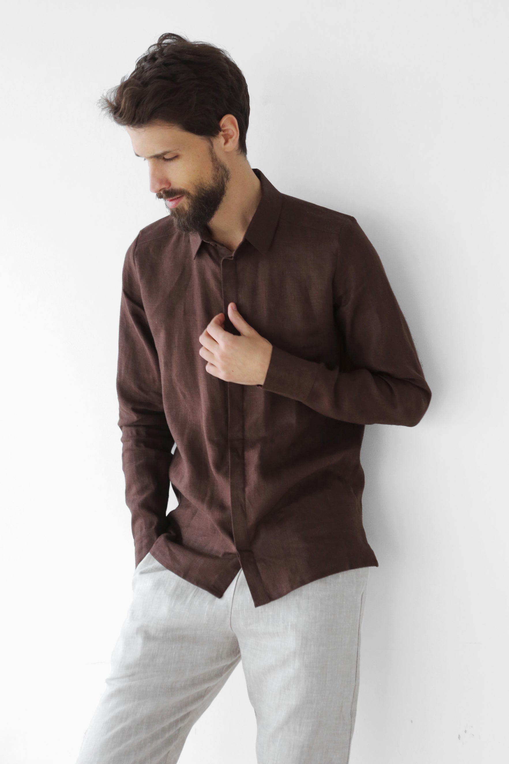 Men’s Classic Collar Linen Shirt GARNET in Brown