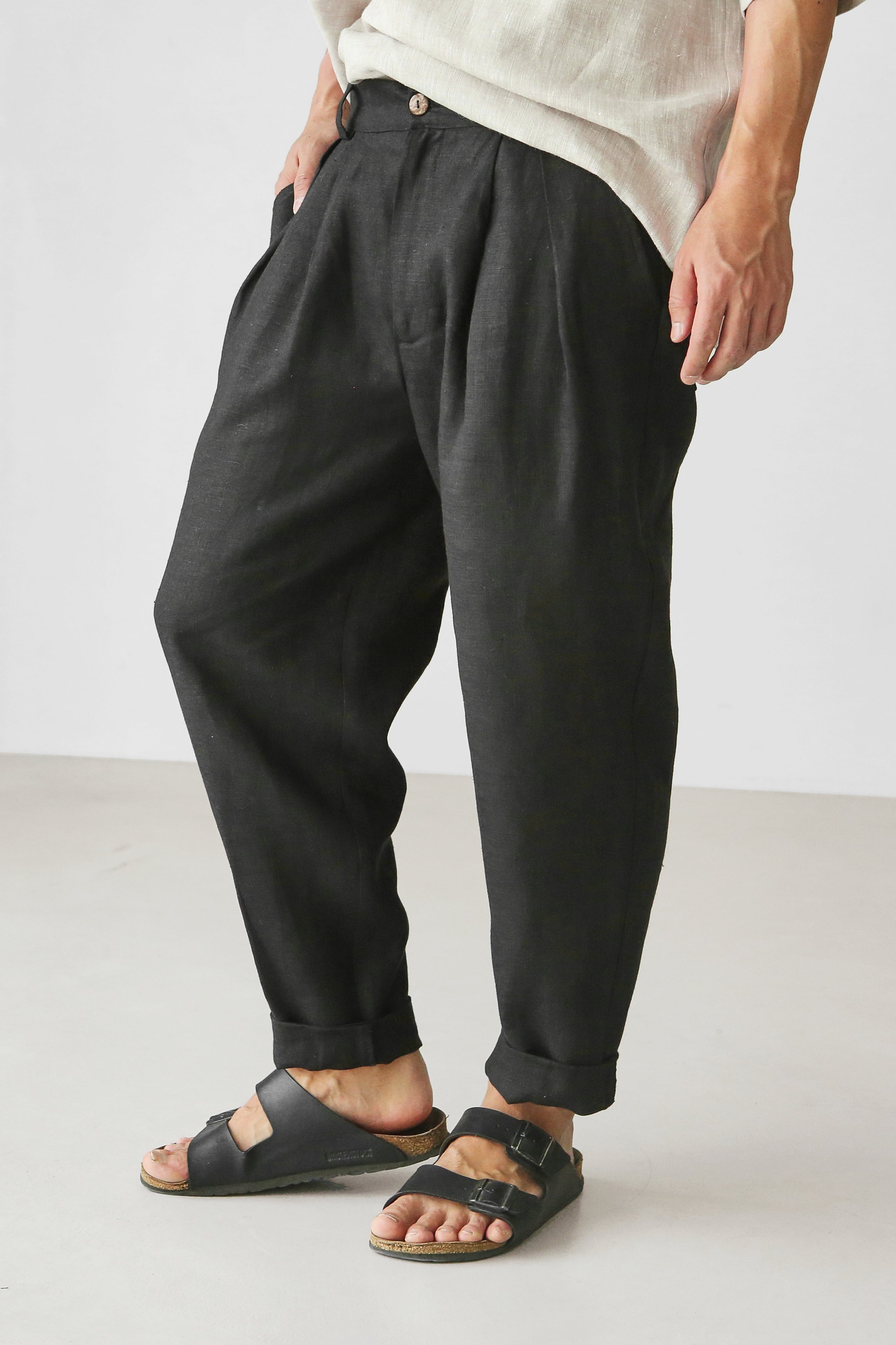 Loose Pleated Pants CEDAR in Black