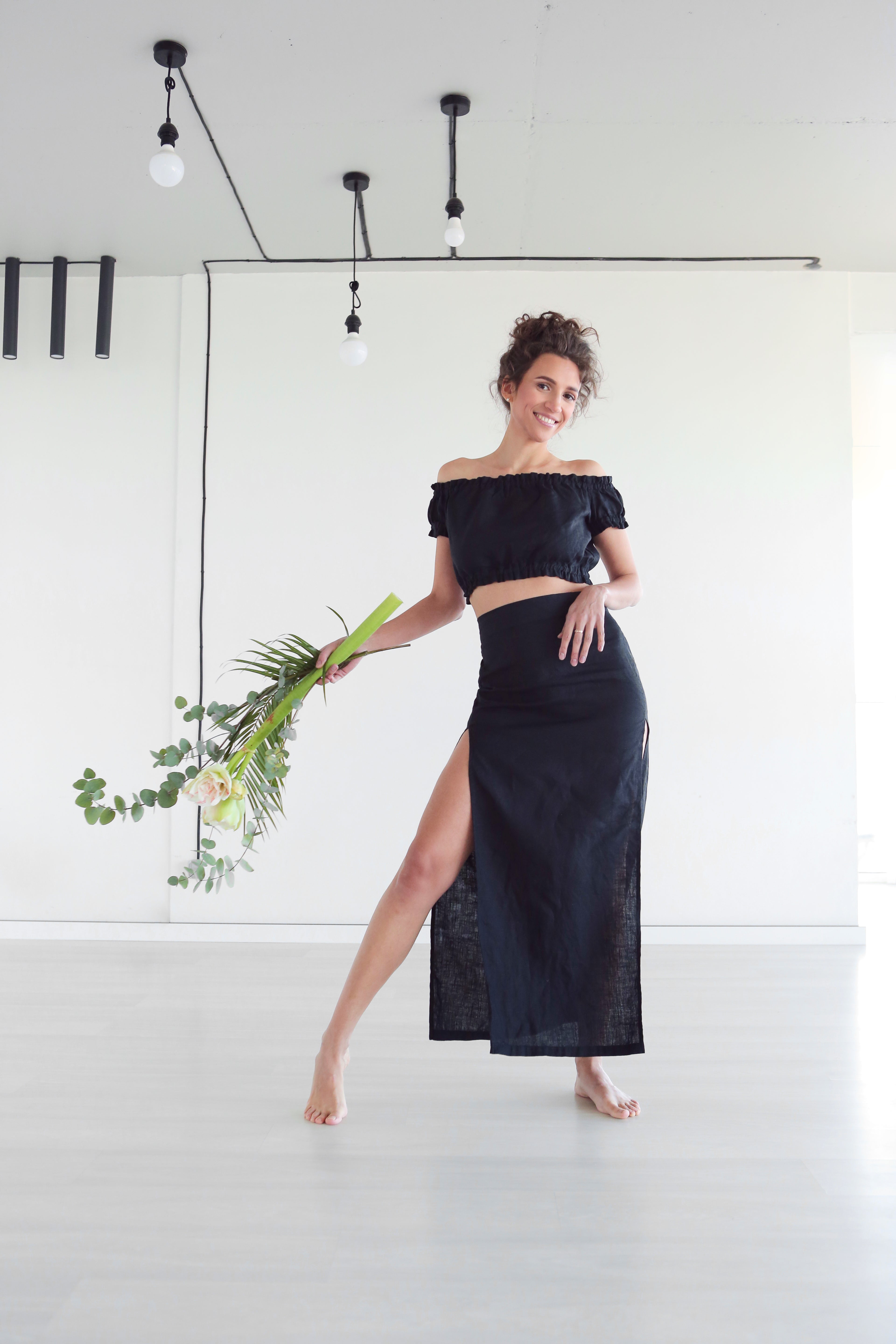 Women’s linen skirt with splits Black