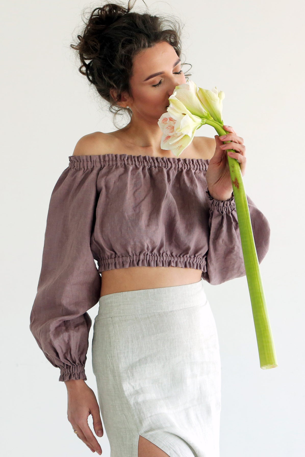 Off-The-Shoulder Crop Top ORCHIS in Latte