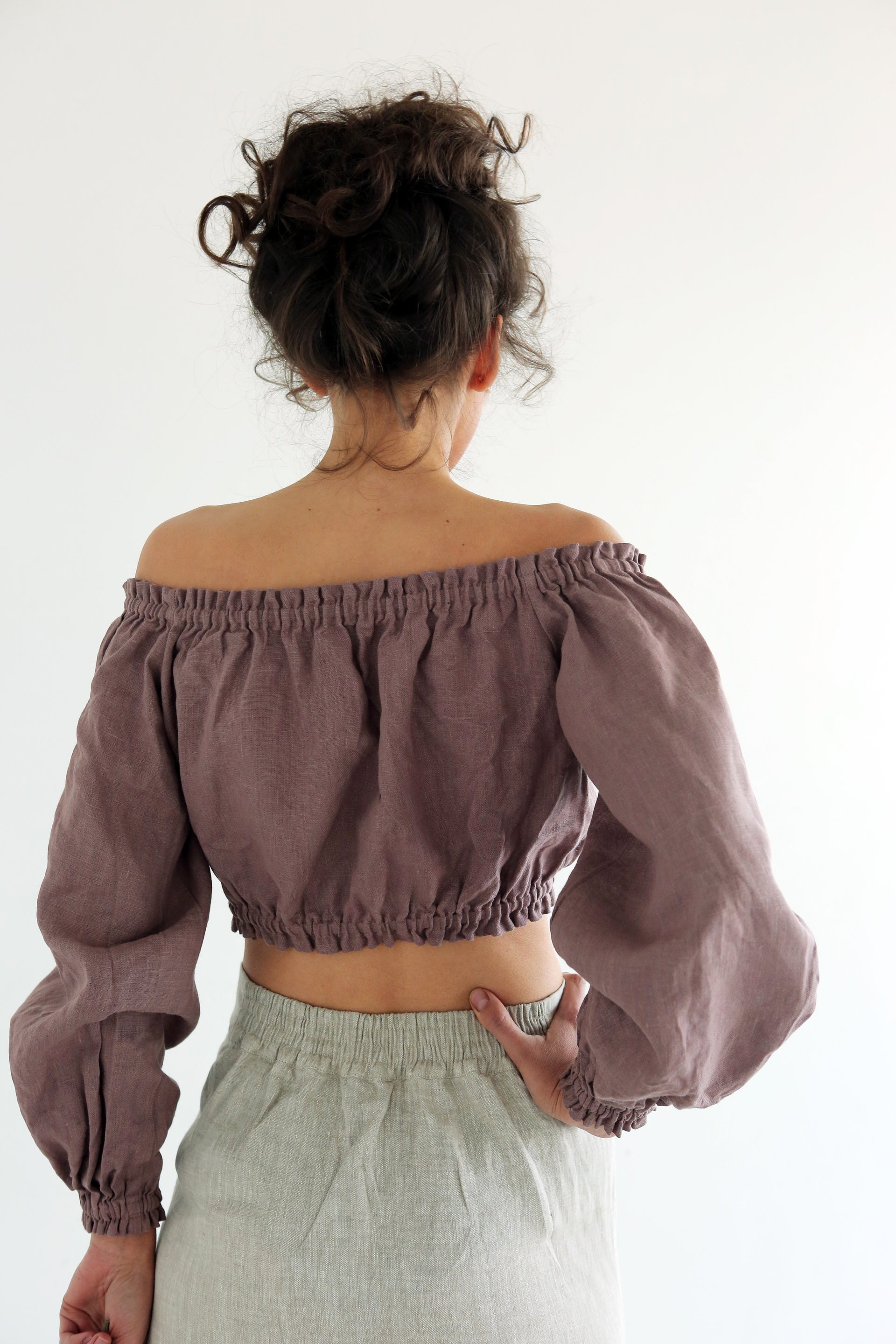 Off-The-Shoulder Crop Top ORCHIS in Latte