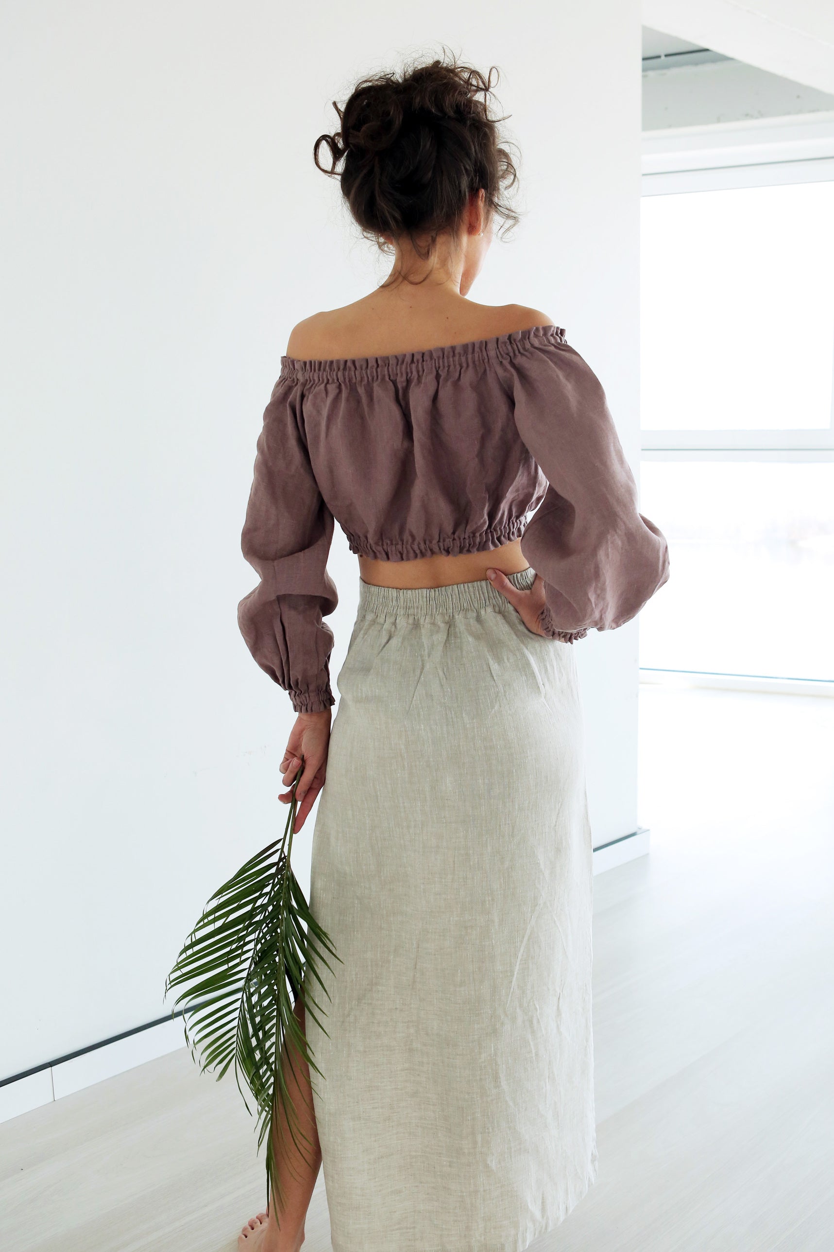 Off-The-Shoulder Crop Top ORCHIS in Latte