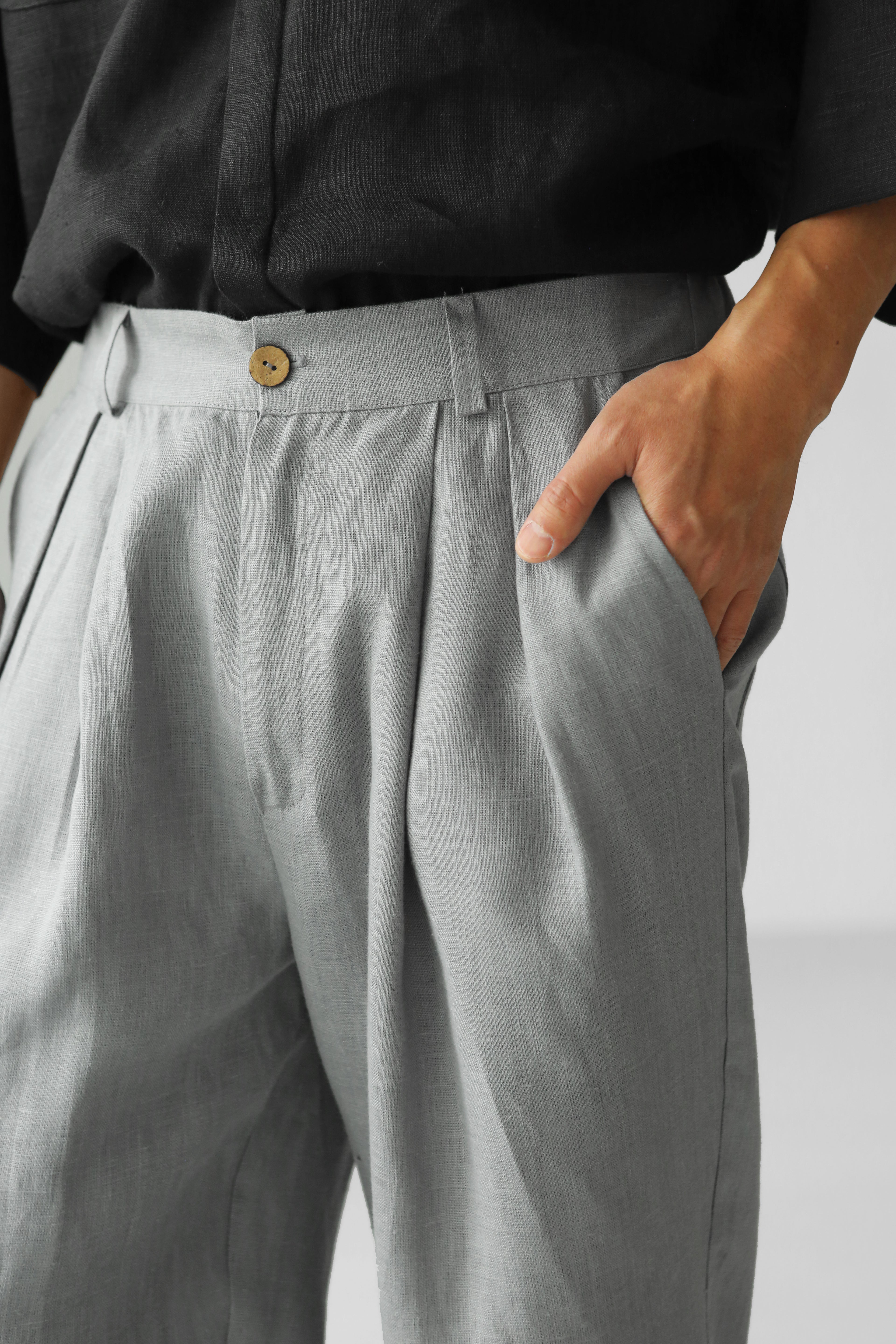 Loose Pleated Pants CEDAR in Light grey