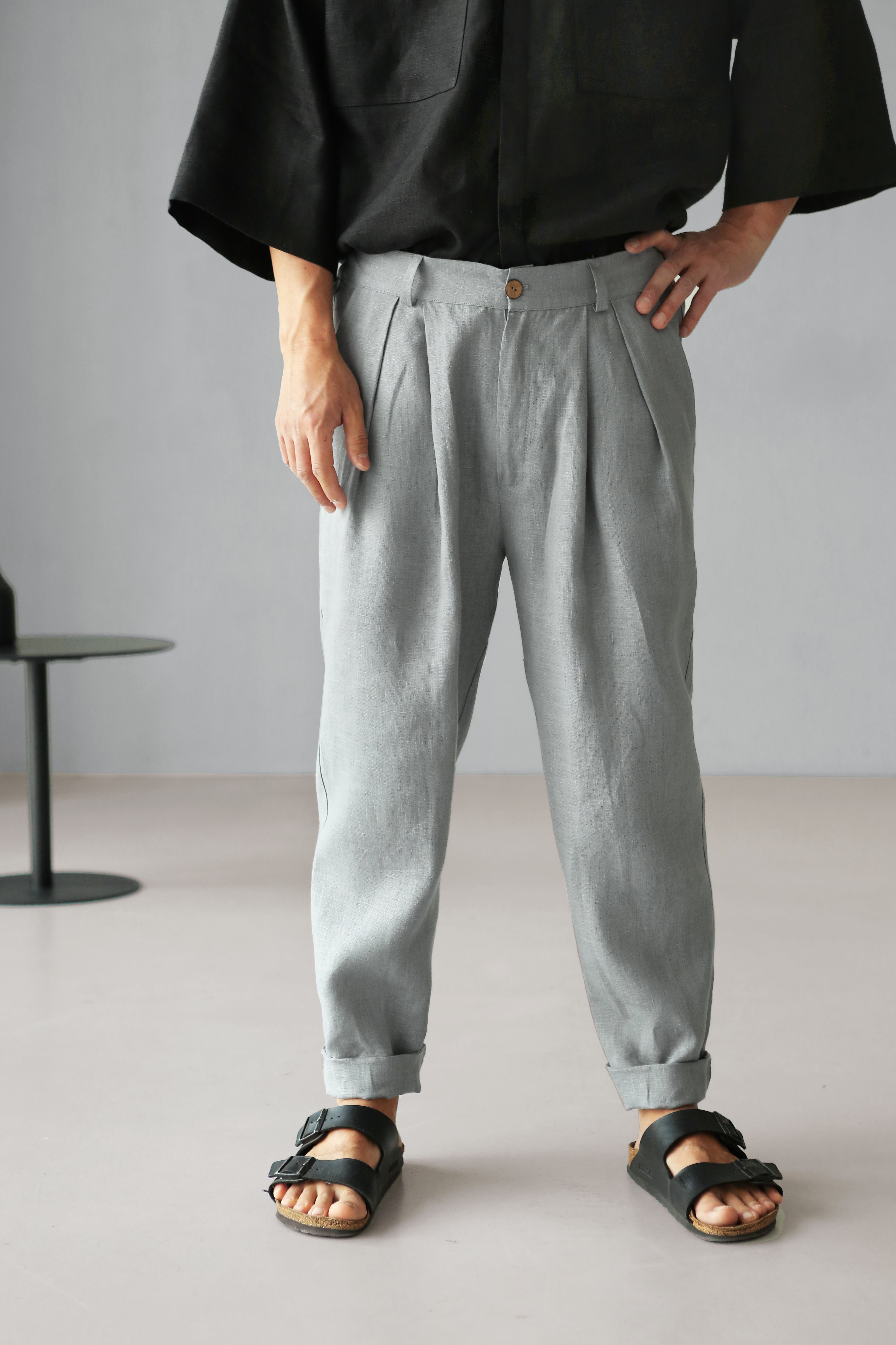 Loose Pleated Pants CEDAR in Light grey
