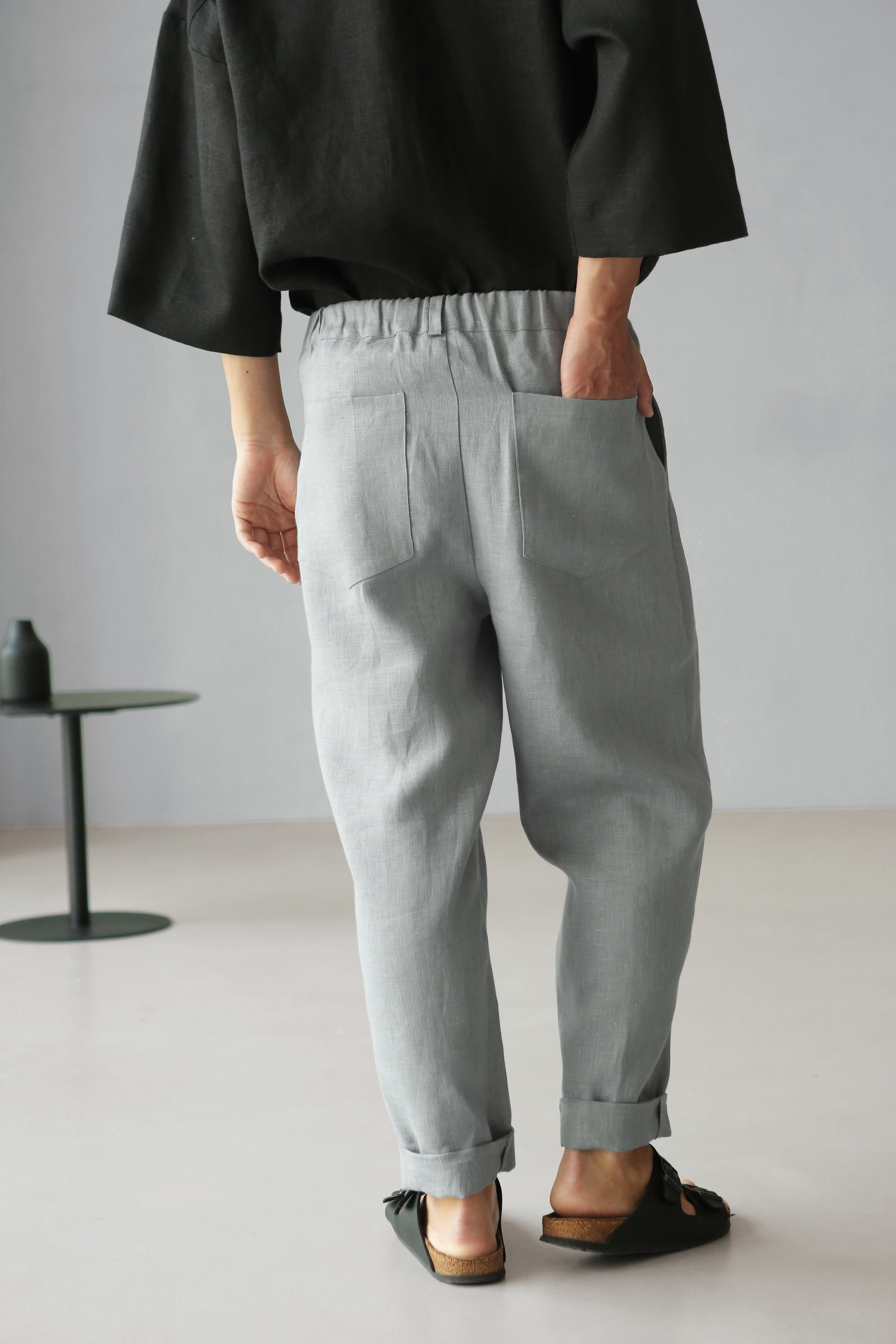 Loose Pleated Pants CEDAR in Light grey