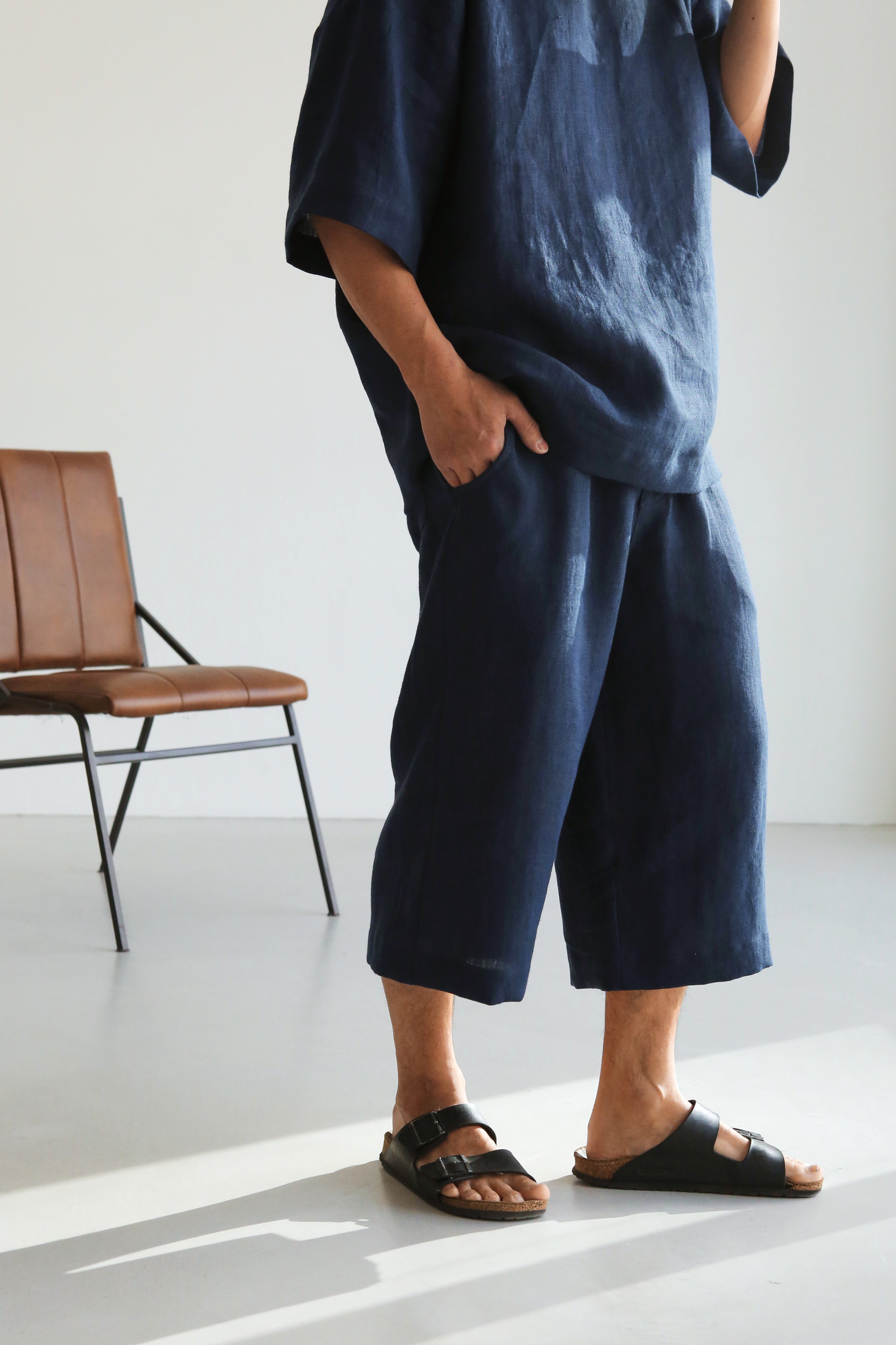 Capri linen pants WILLOW in Dark blue
