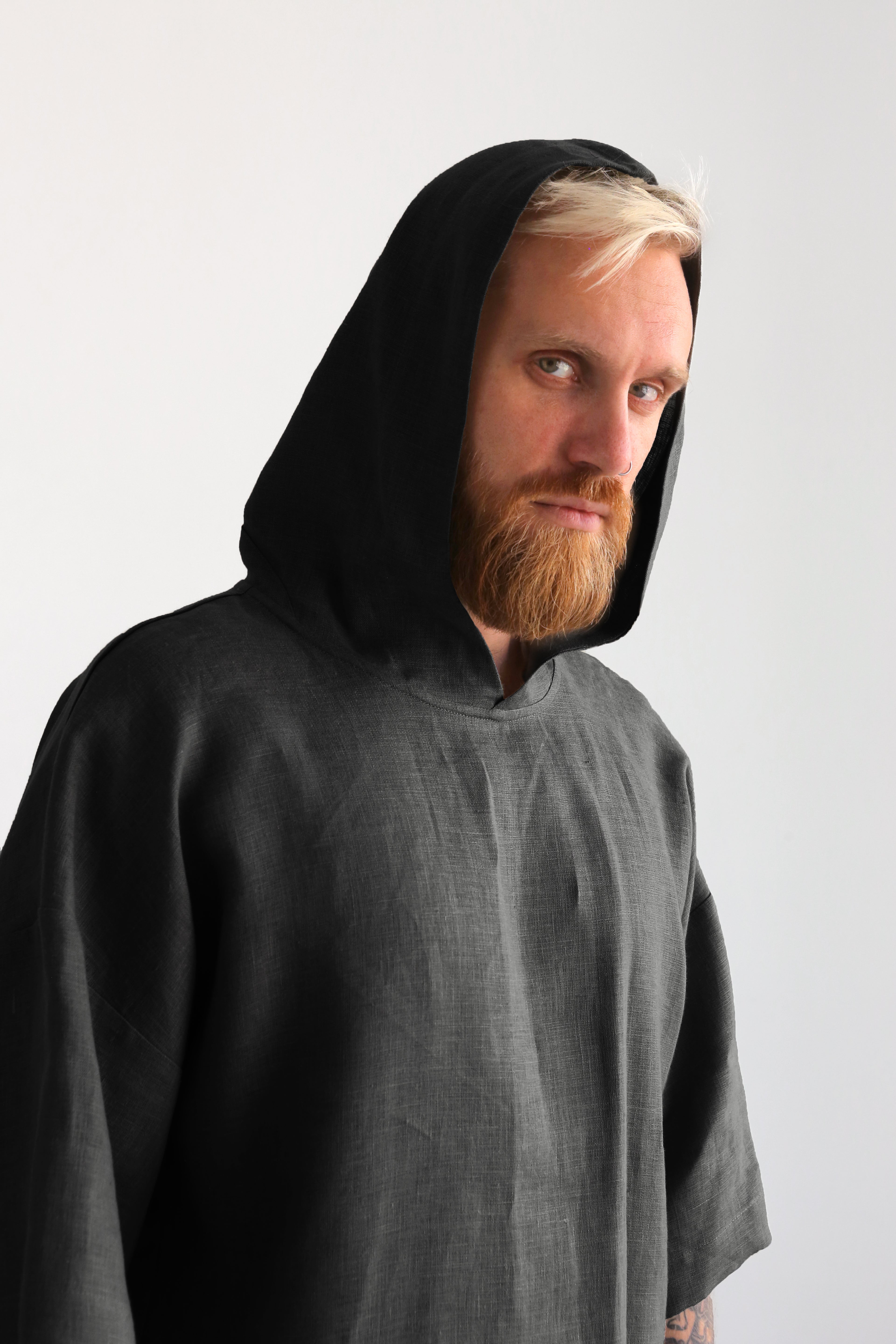 Linen Hooded T-shirt SHOBU in Black