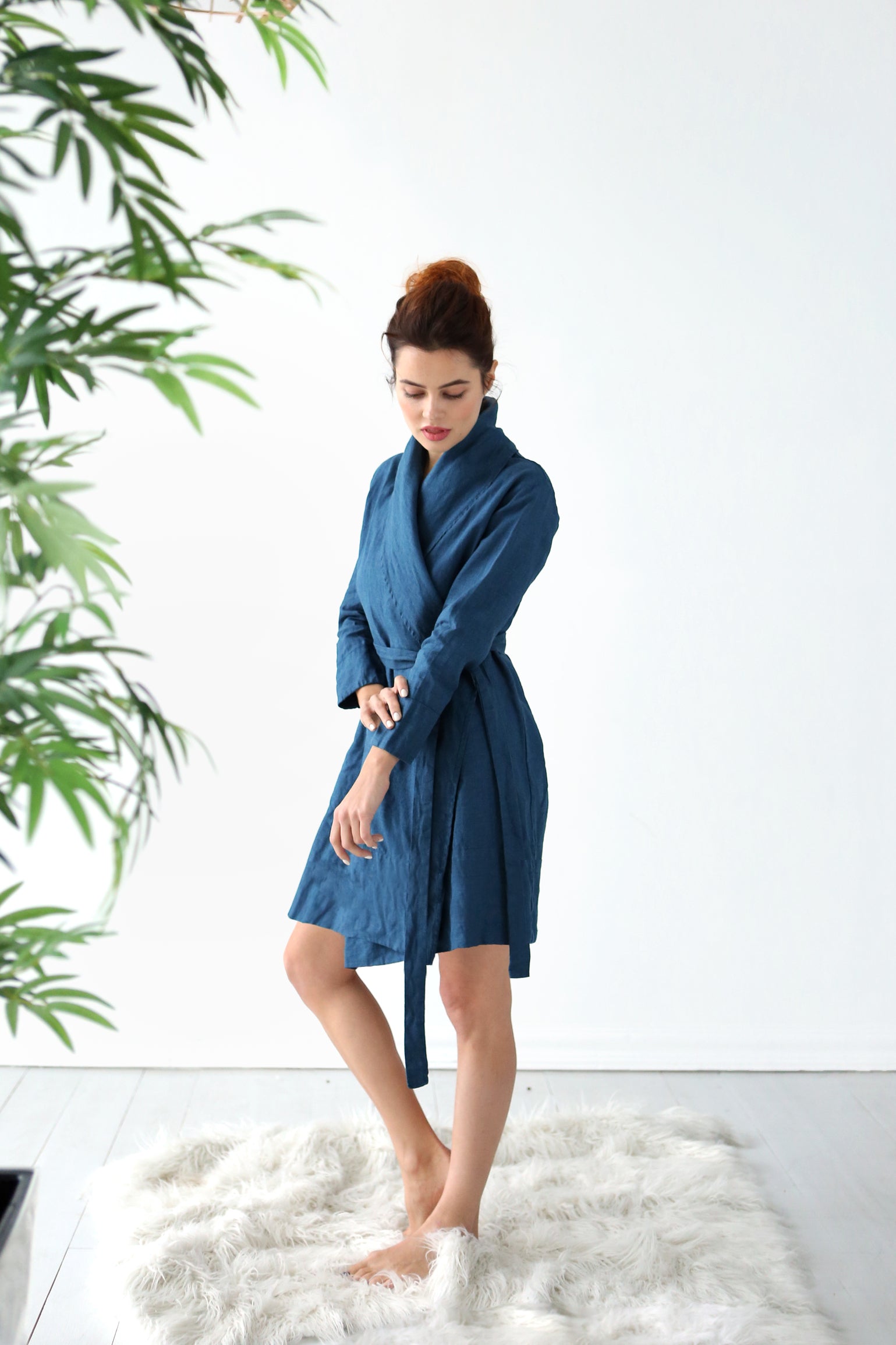 Women’s Linen Bathrobe Calla in Navy blue