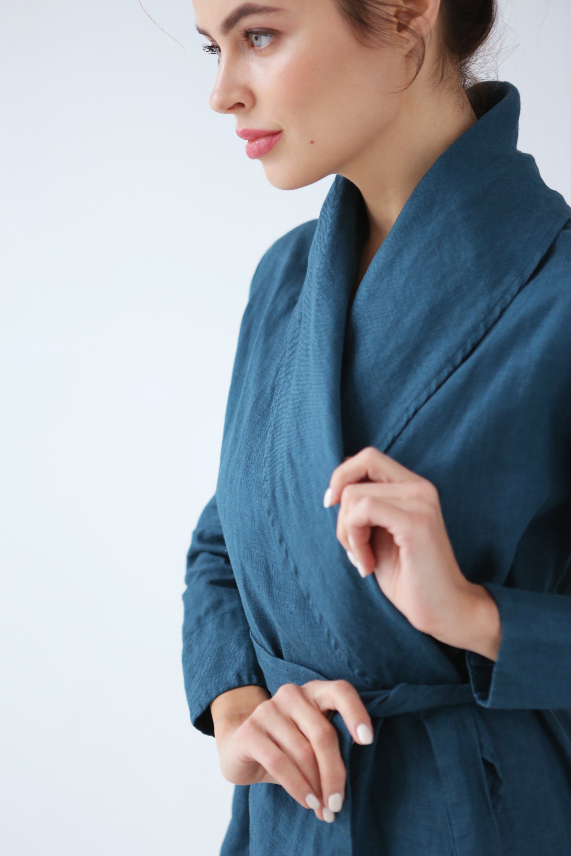 Women’s Linen Bathrobe Calla in Navy blue