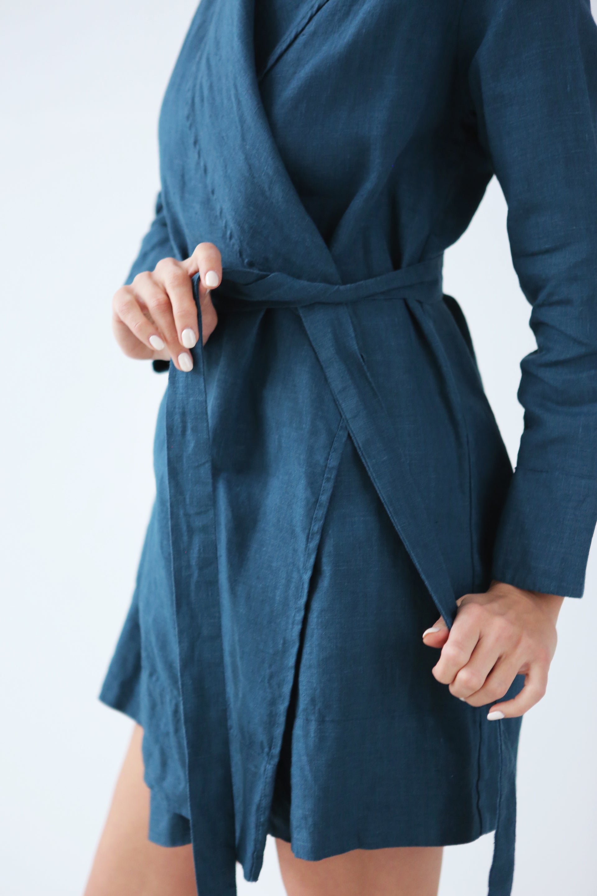 Women’s Linen Bathrobe Calla in Navy blue