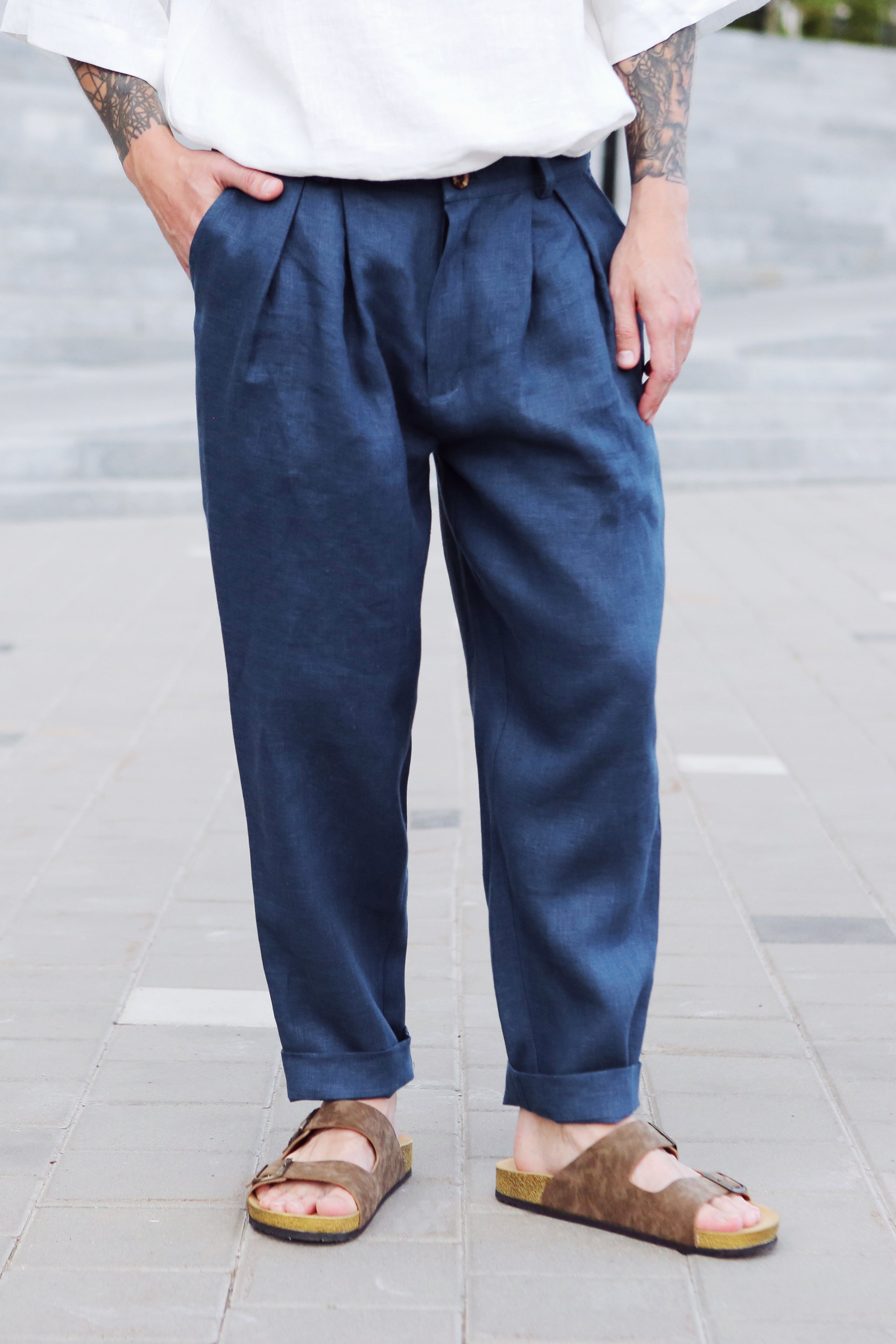 Loose Pleated Pants CEDAR in Navy blue