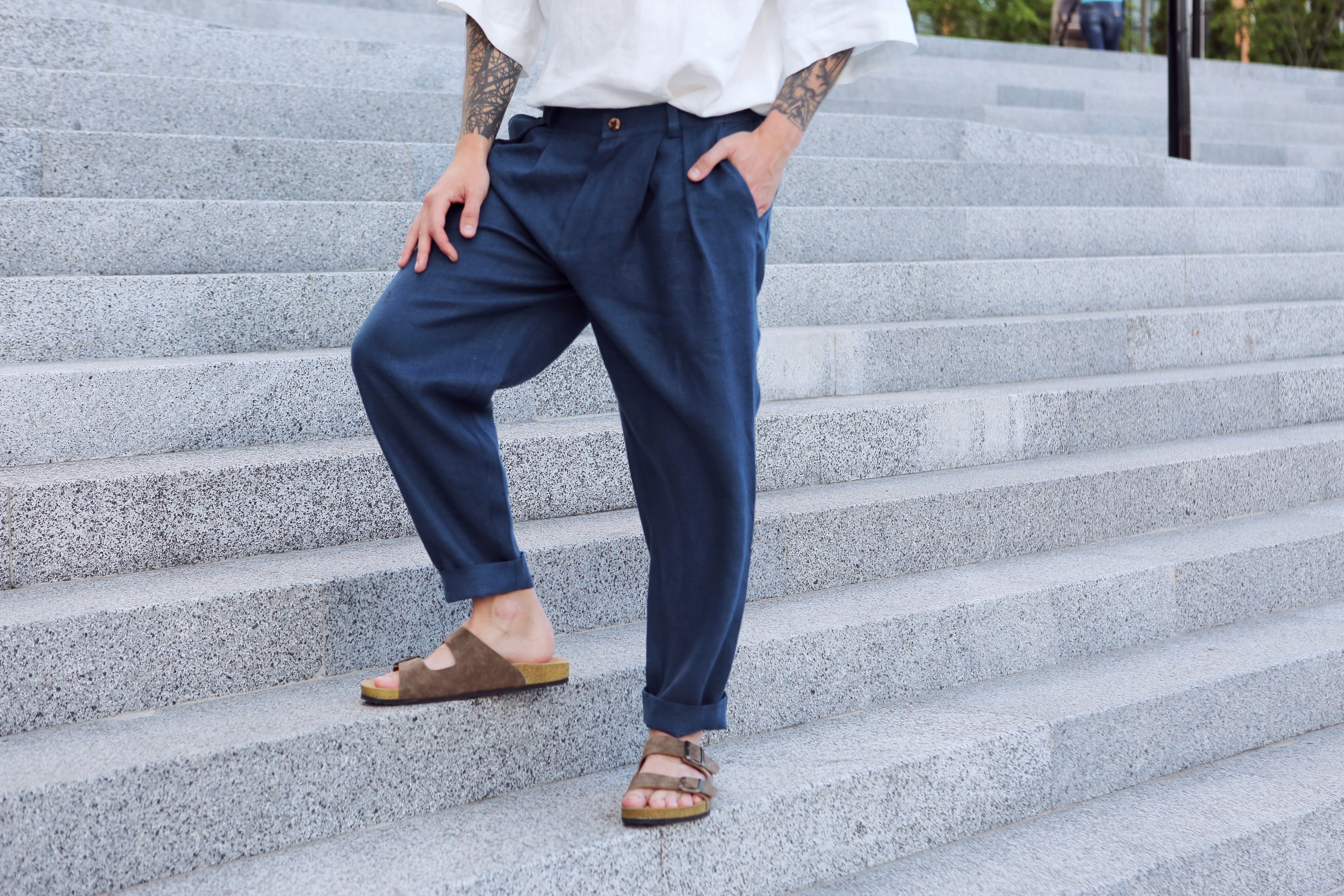 Loose Pleated Pants CEDAR in Navy blue