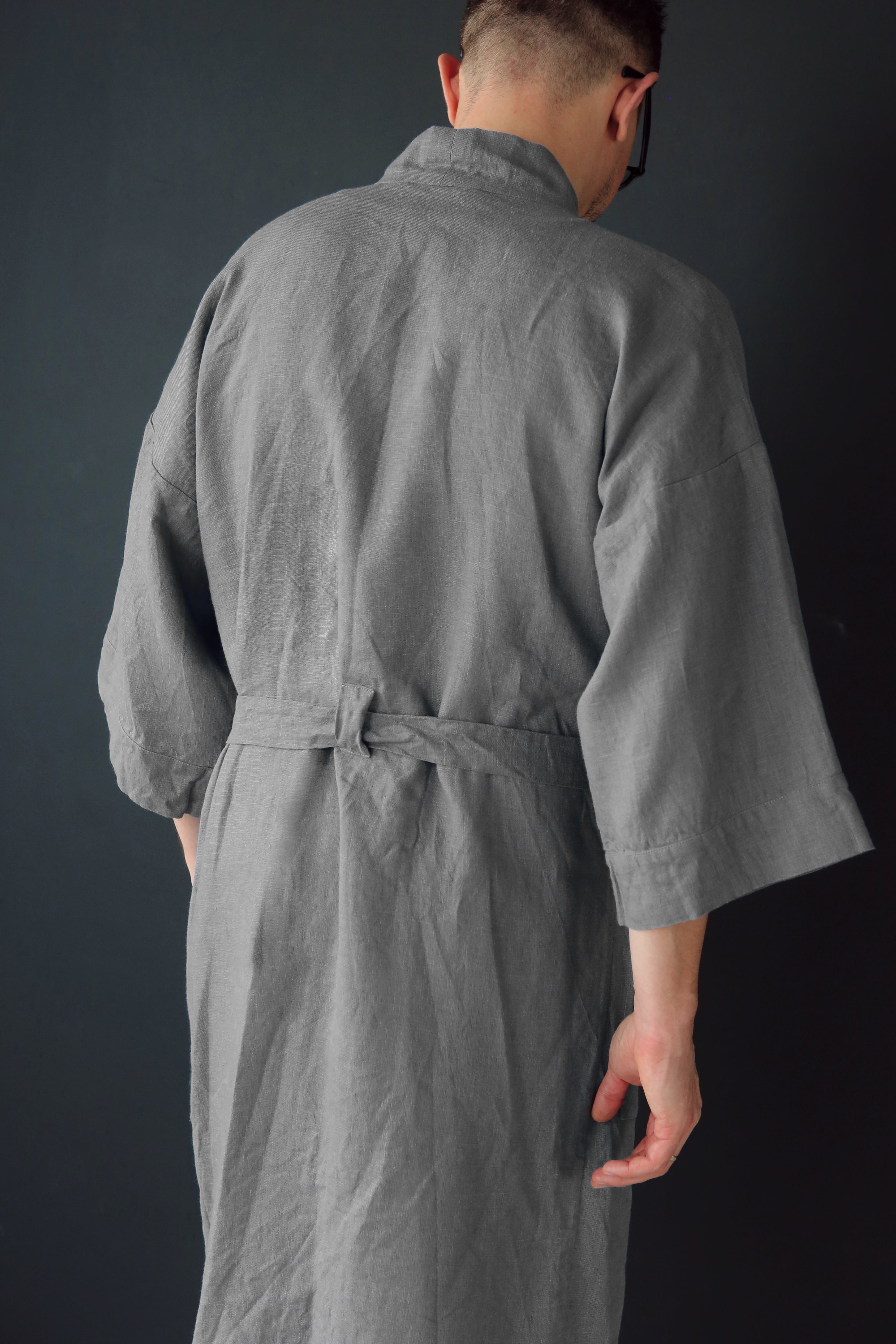Men’s linen kimono HINOKI in Dark grey
