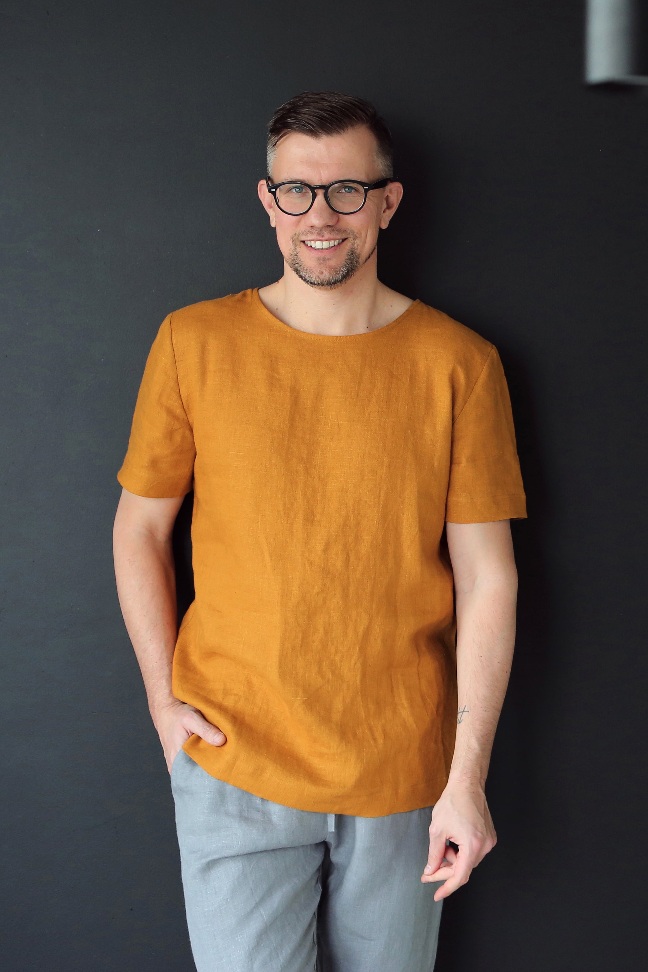 Men’s Linen T-Shirt LINDEN in Saffron