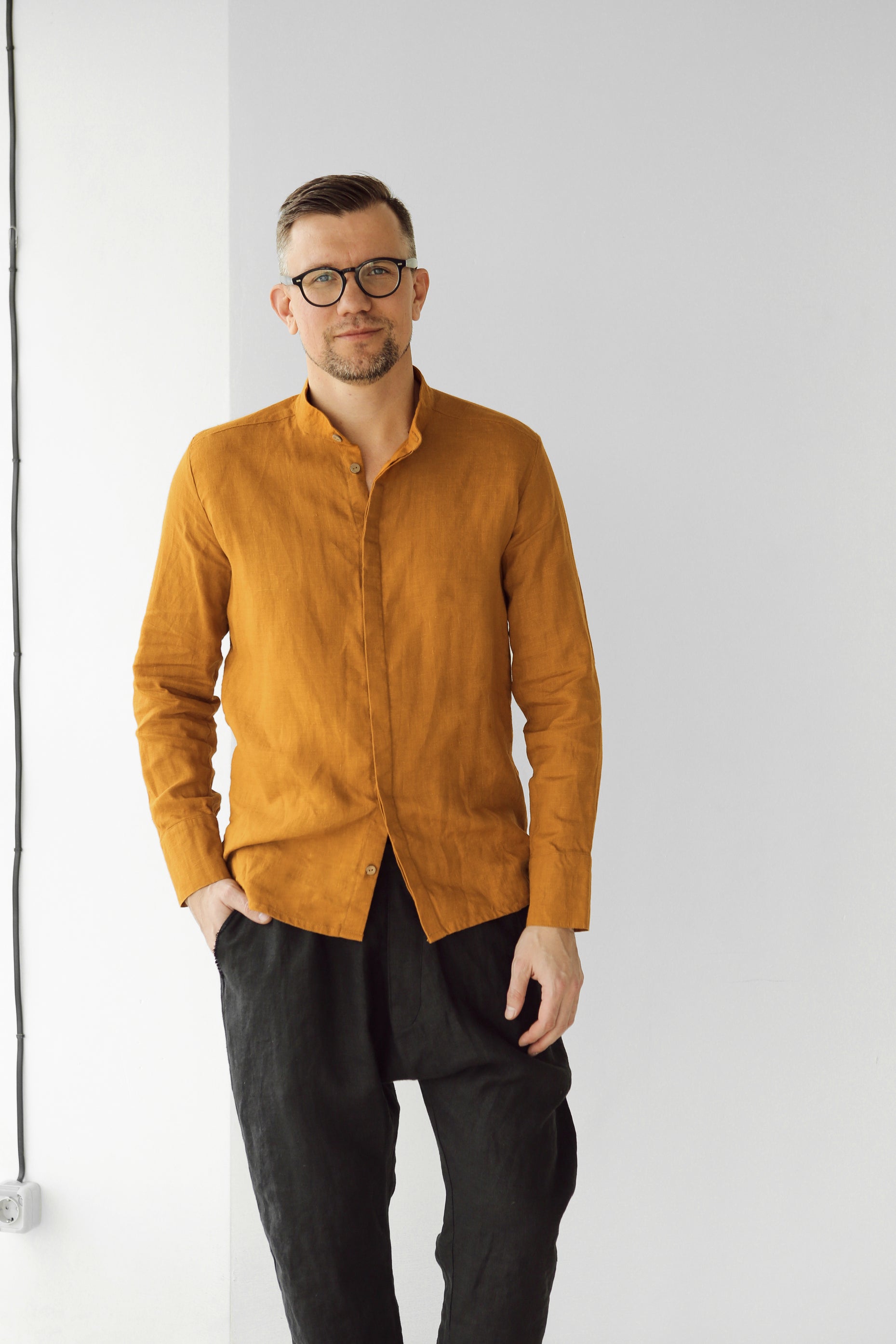 Men’s Linen Shirt OLIVE in Saffron