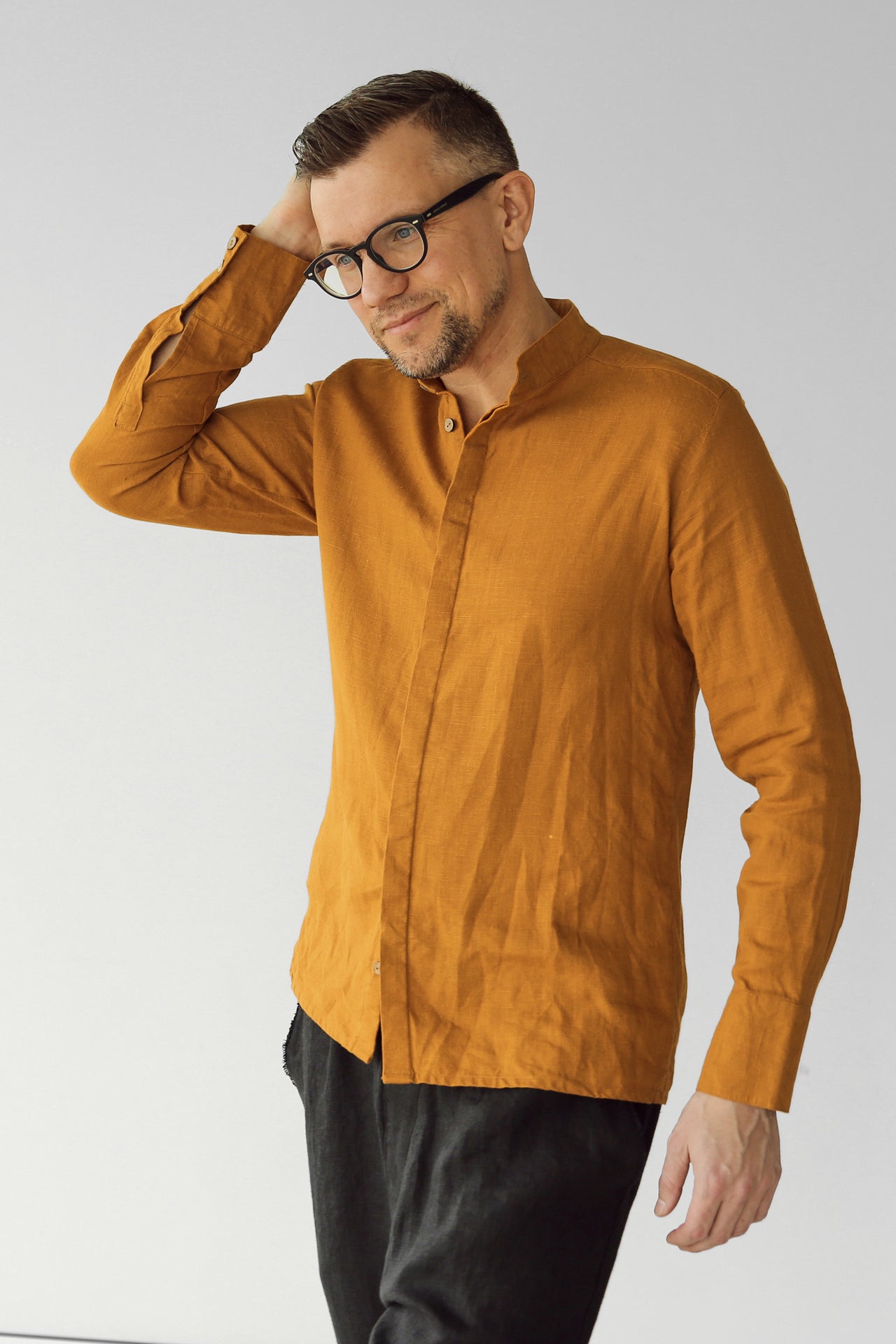 Men’s Linen Shirt OLIVE in Saffron