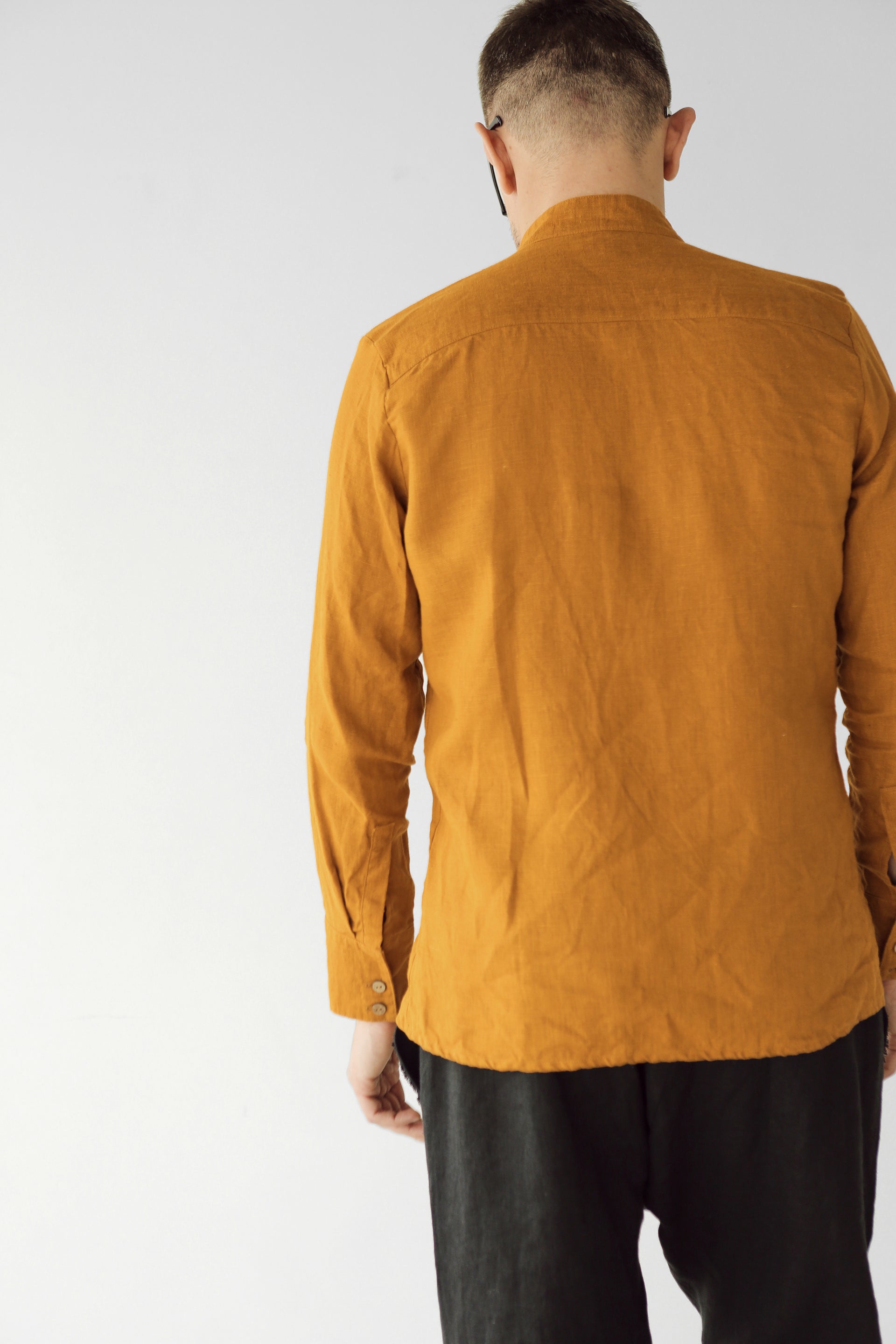 Men’s Linen Shirt OLIVE in Saffron