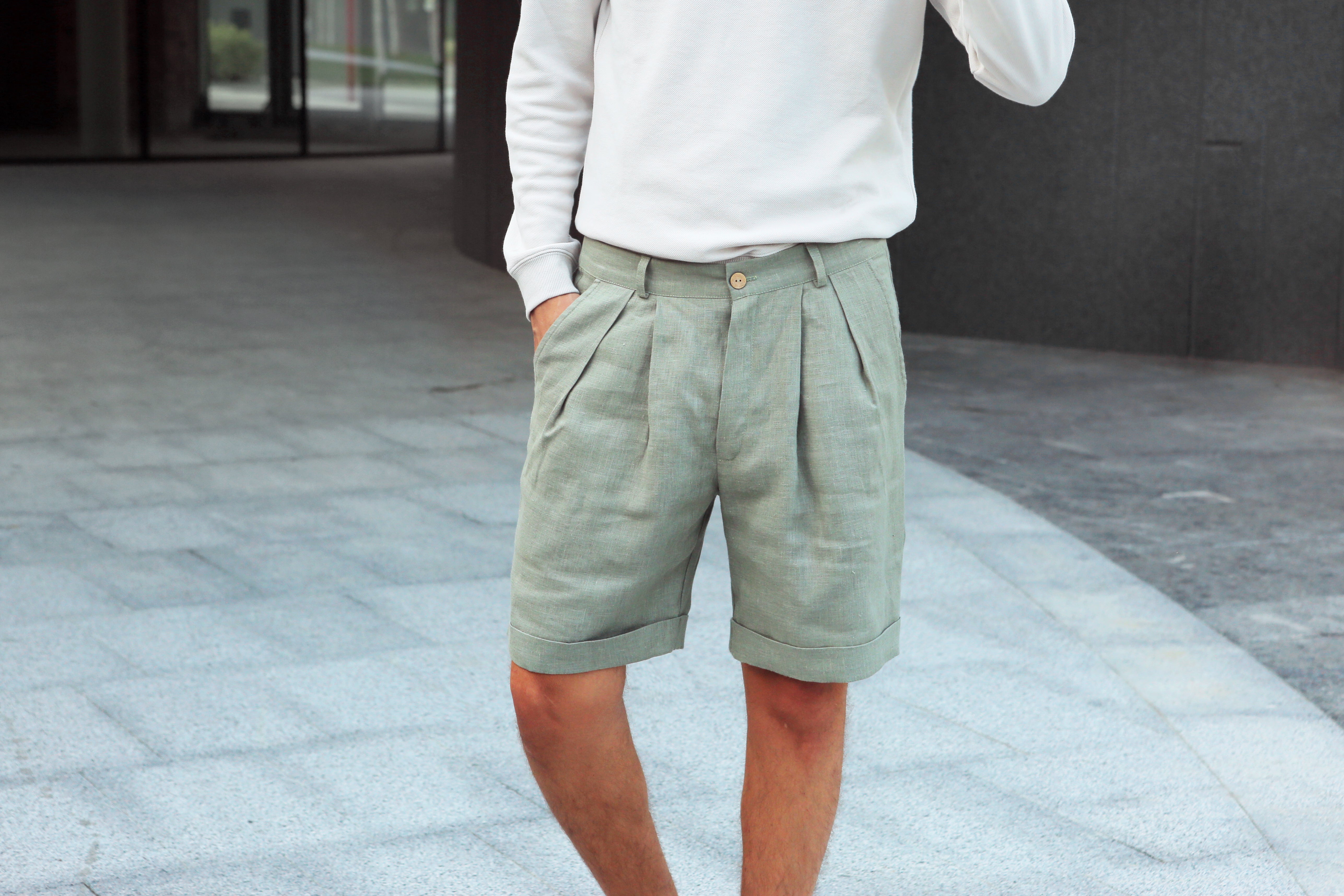 Men’s linen shorts with pleats CEDAR in Olive