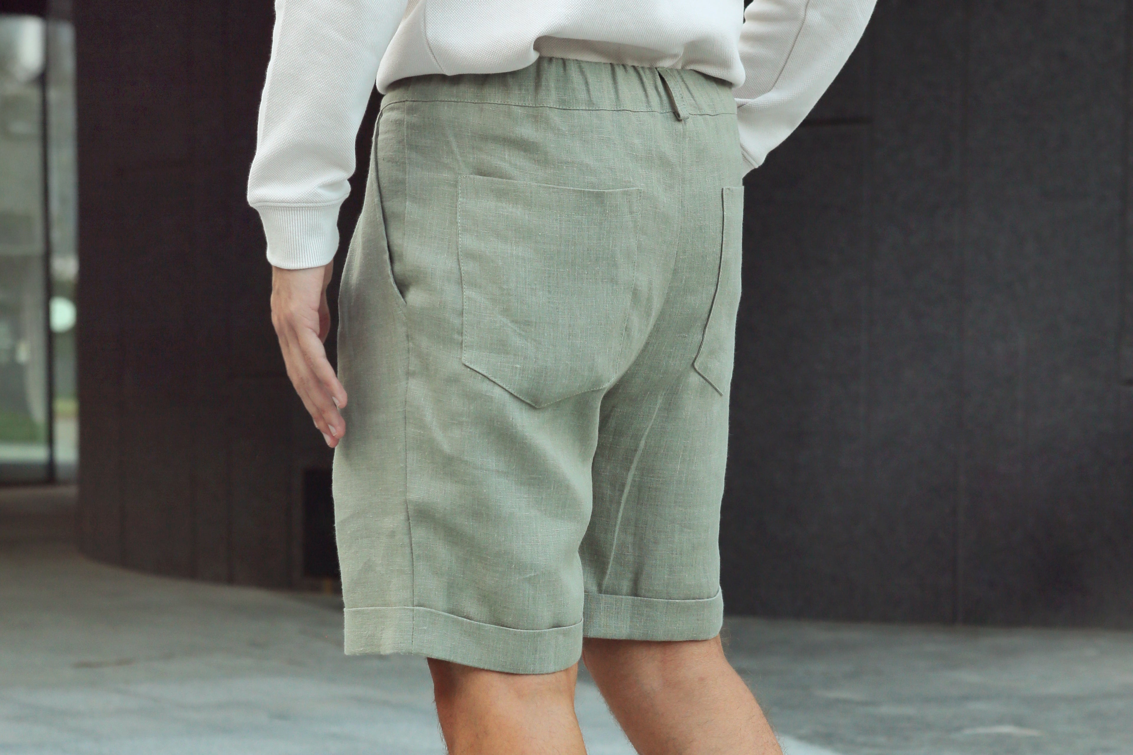 Men’s linen shorts with pleats CEDAR in Olive